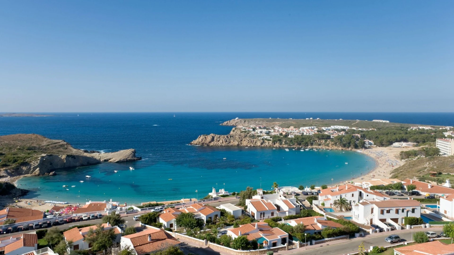 ‘Refugee’ children ‘ABANDONED by parents’ in Spanish holiday hotspots