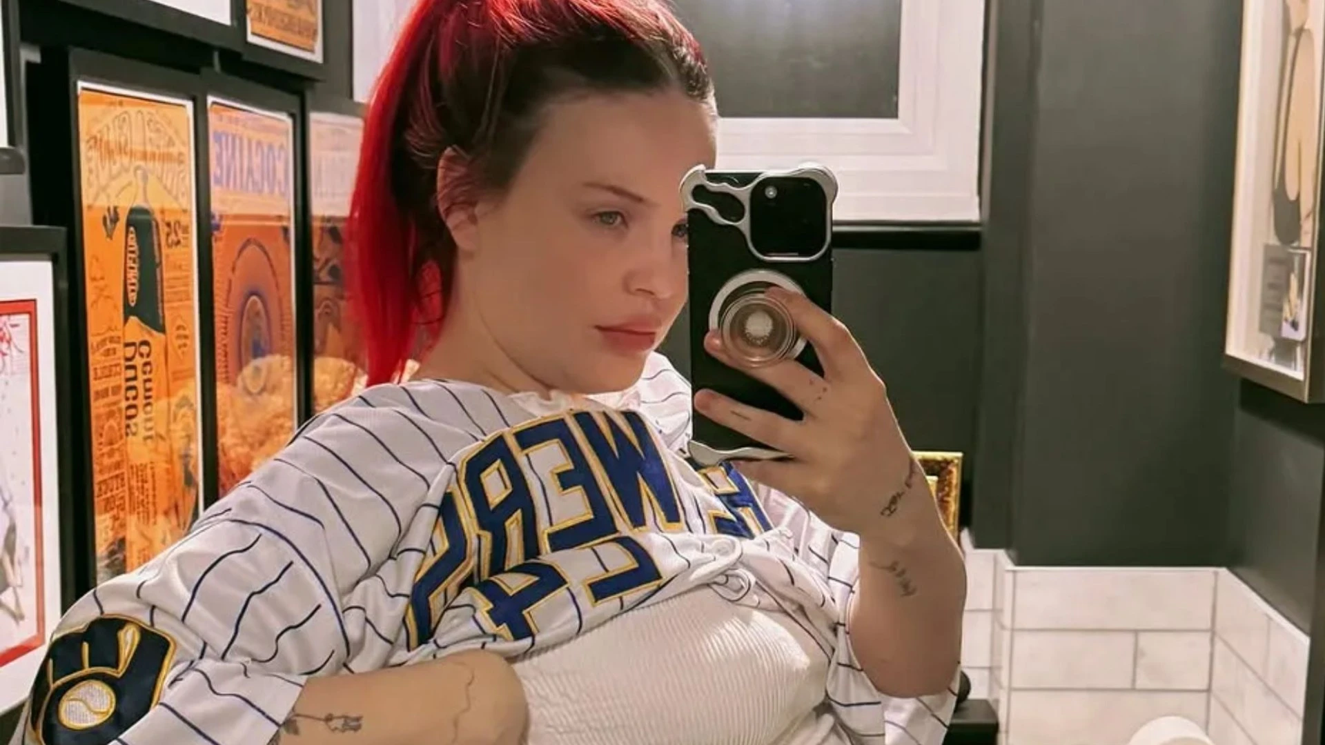 Anne-Marie shows off flat stomach three weeks after giving birth to second baby