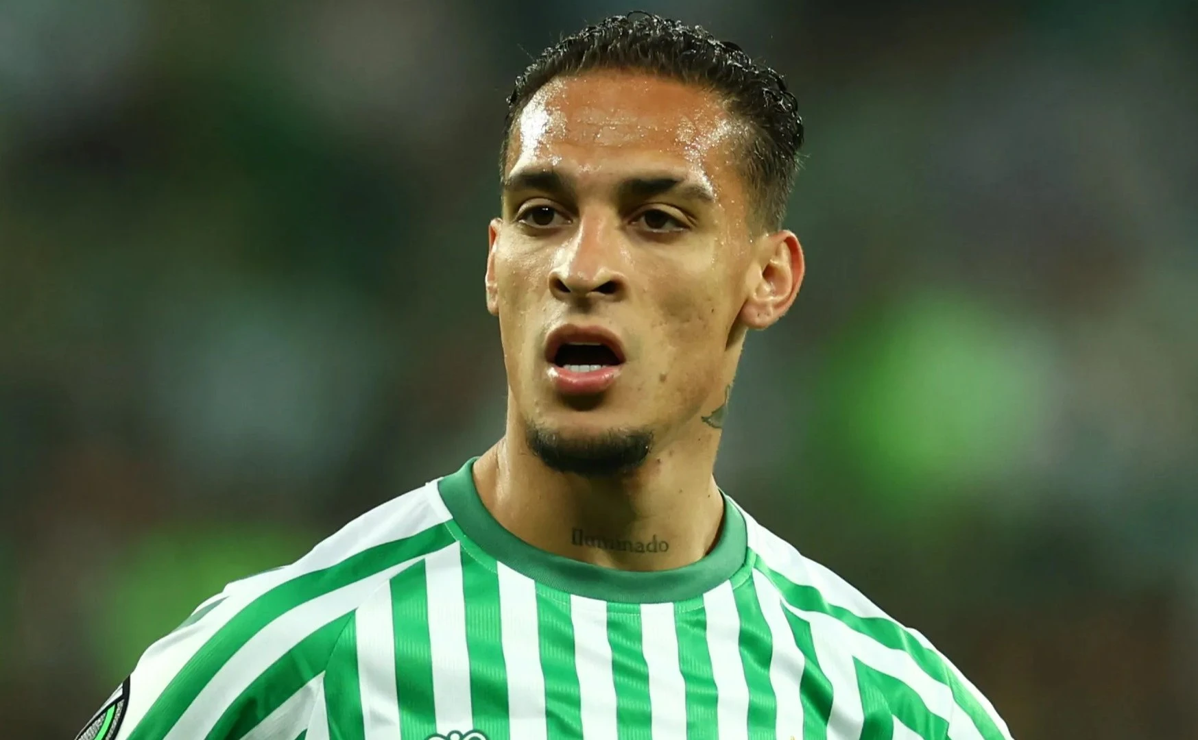 Real Betis considering rare transfer gambit to complete Antony transfer