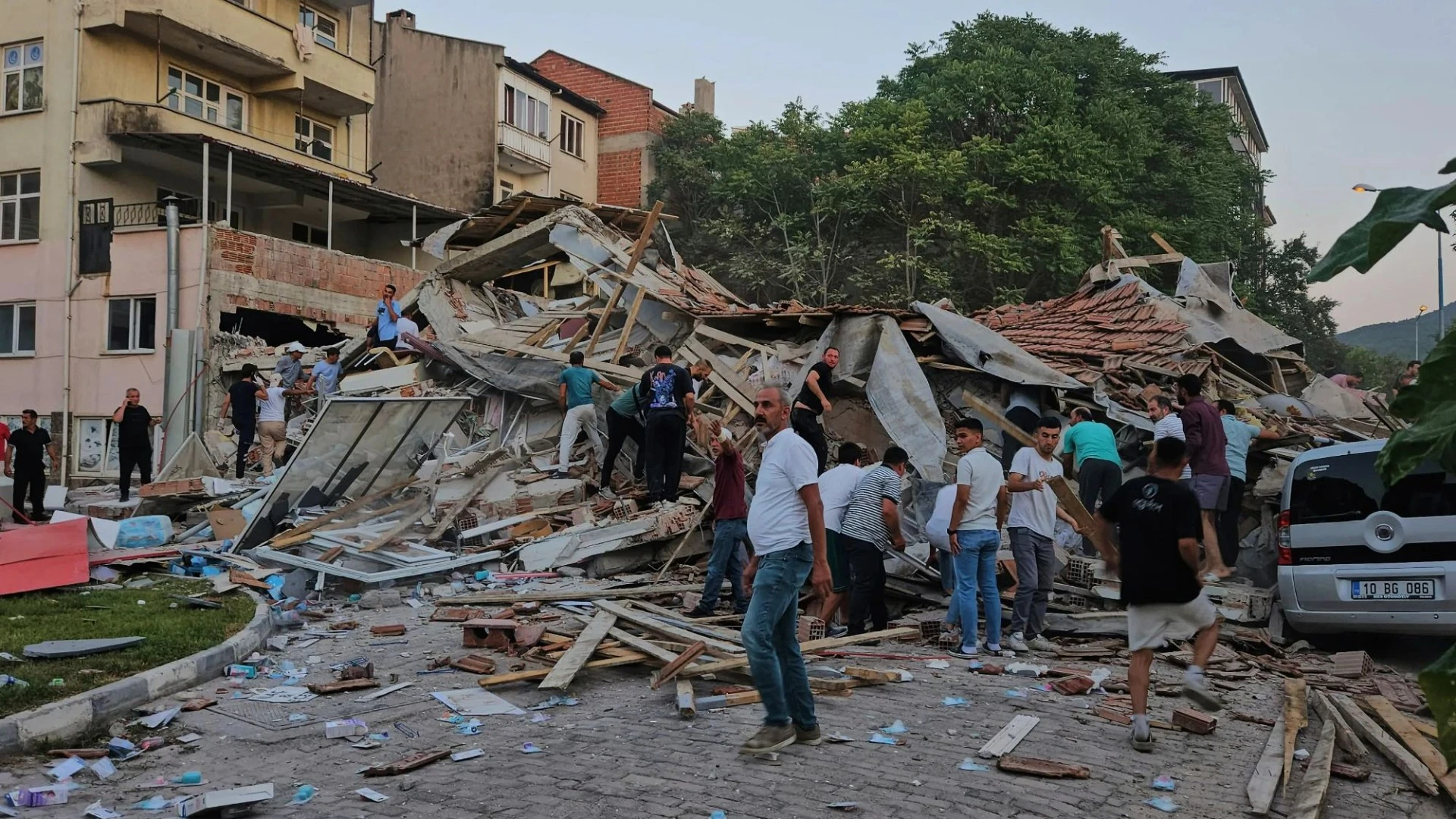 Turkey rocked by 6.1 magnitude earthquake as emergency crews scour rubble