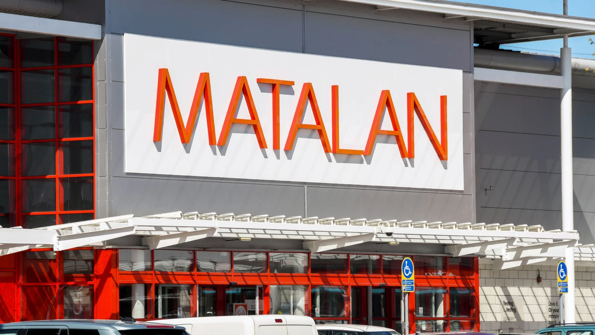 ‘Flattering & forgiving’ people say as they rush to buy £9.60 Matalan swimsuit