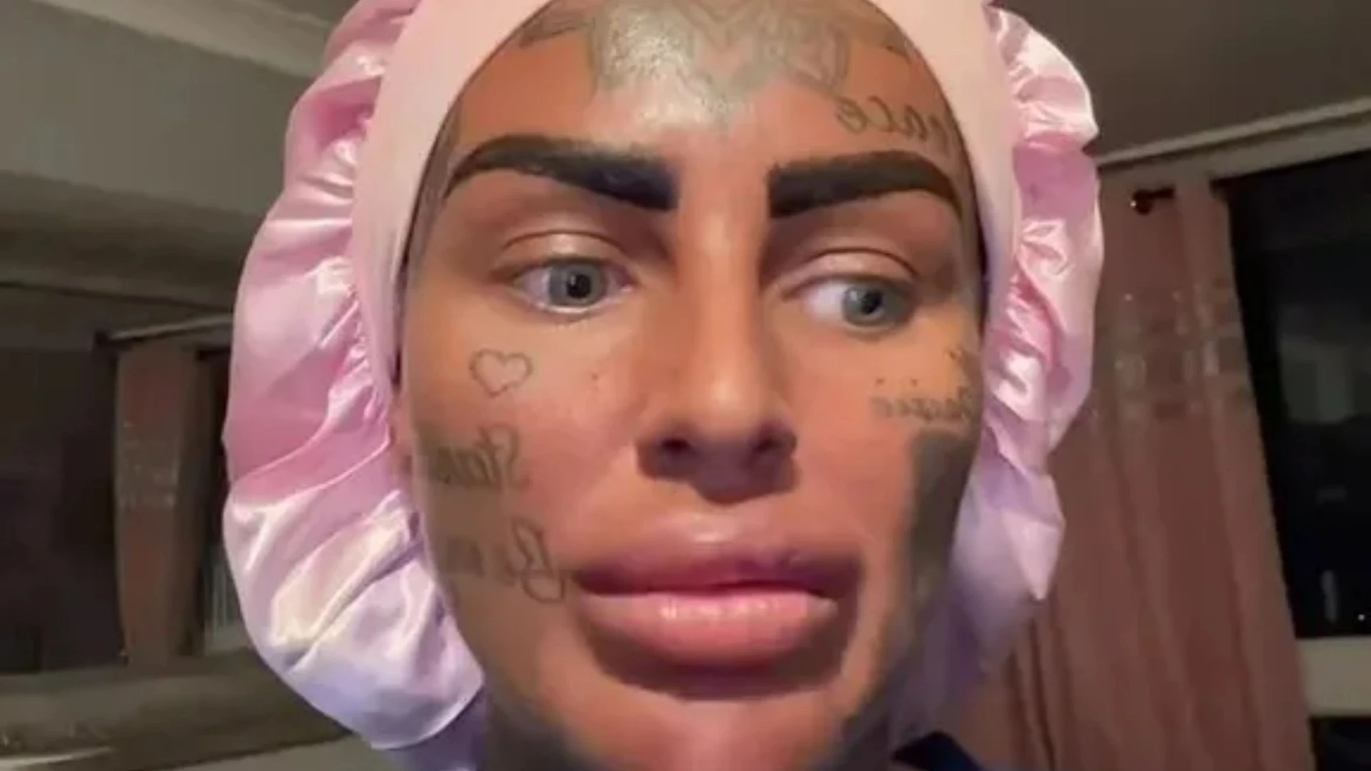 I’m obsessed with tanning & using sunbeds - but people accuse me of blackfishing