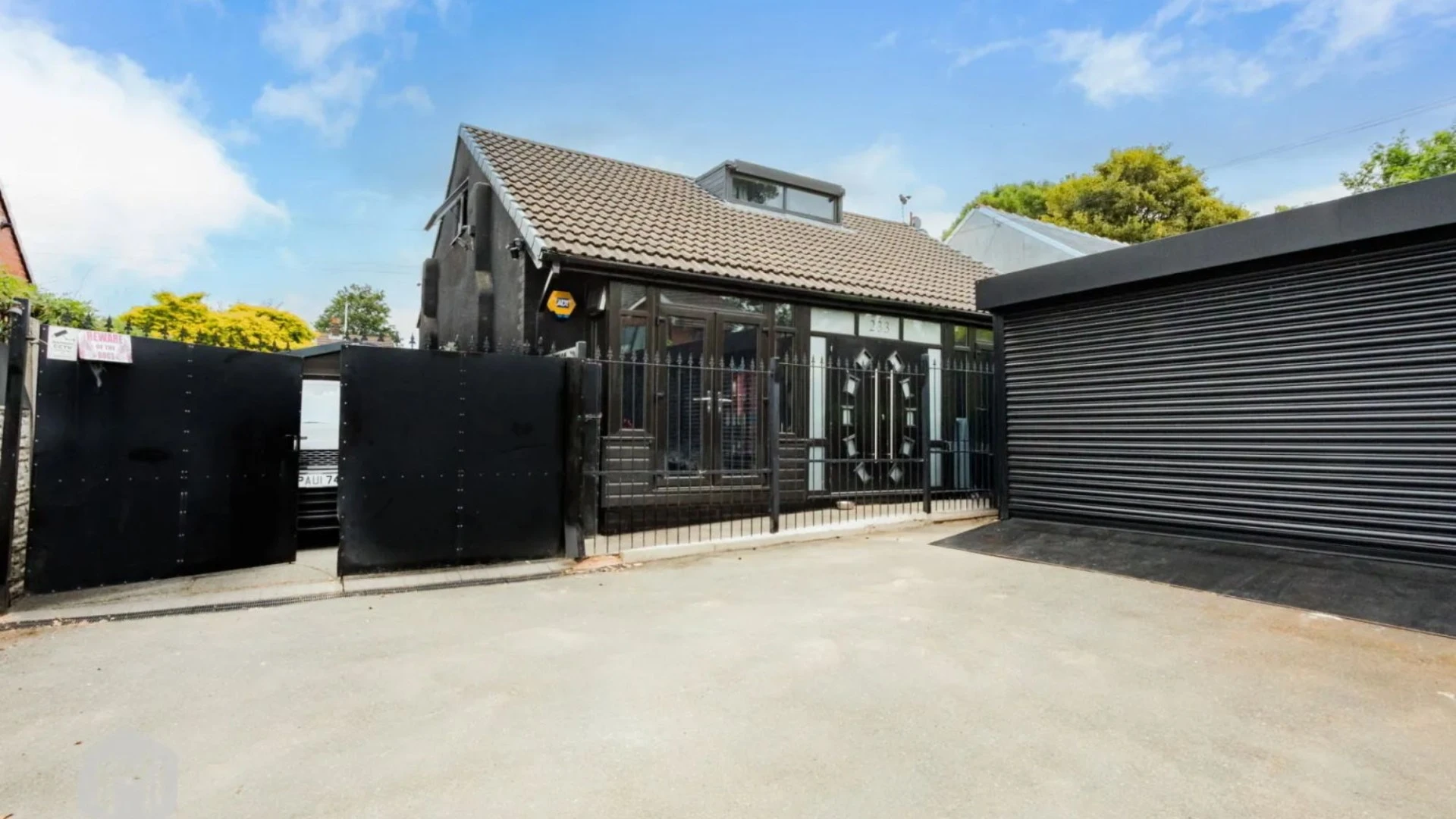 UK's 'darkest ever house' with all-black walls & decor hits market for £375k