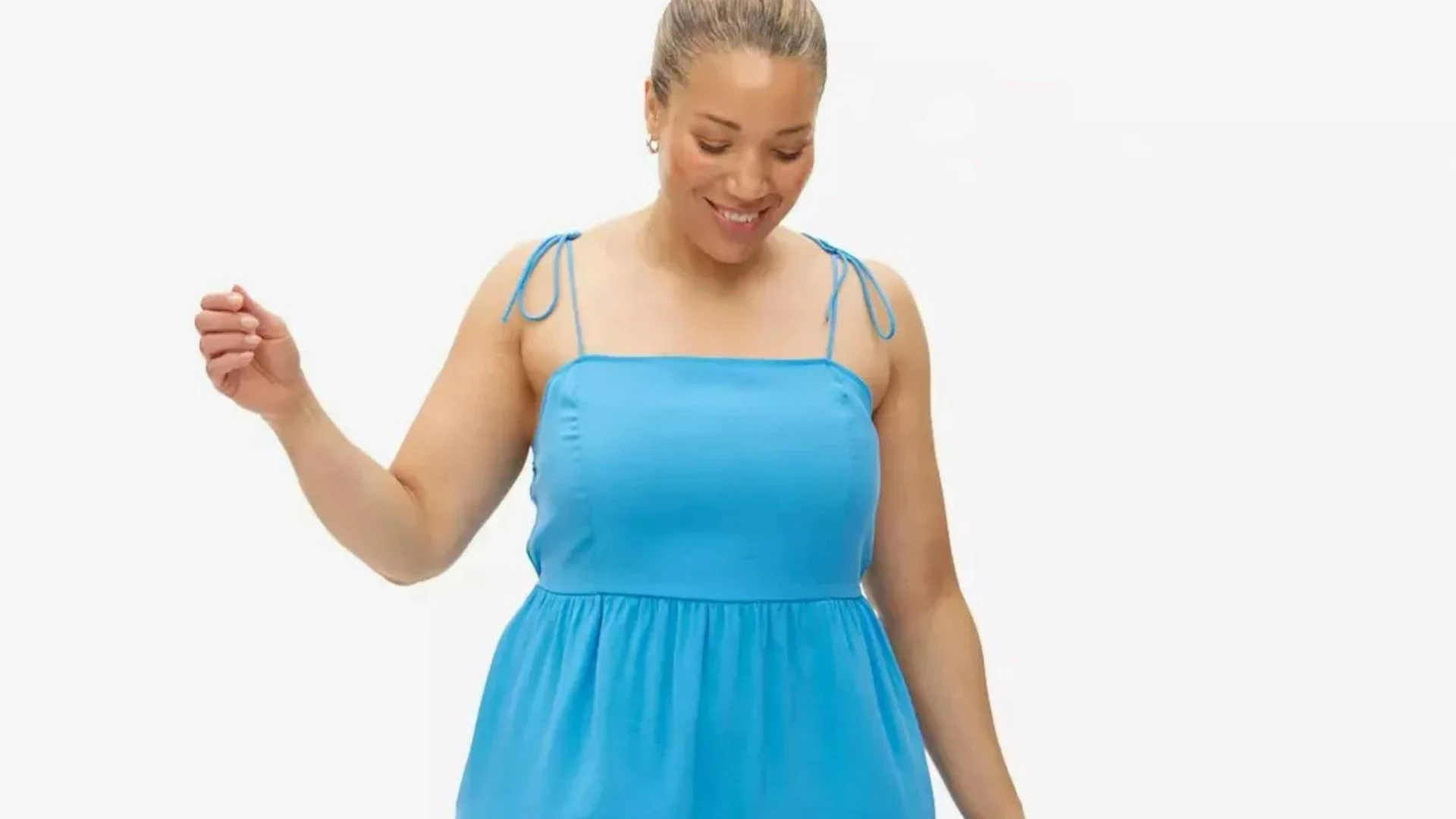 Shoppers race to Sainsbury’s for midi dress that is great for keeping cool