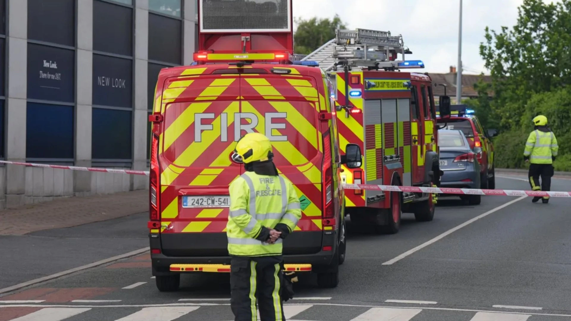Gunman dead & child hurt after 'active shooter' stormed supermarket with shotgun