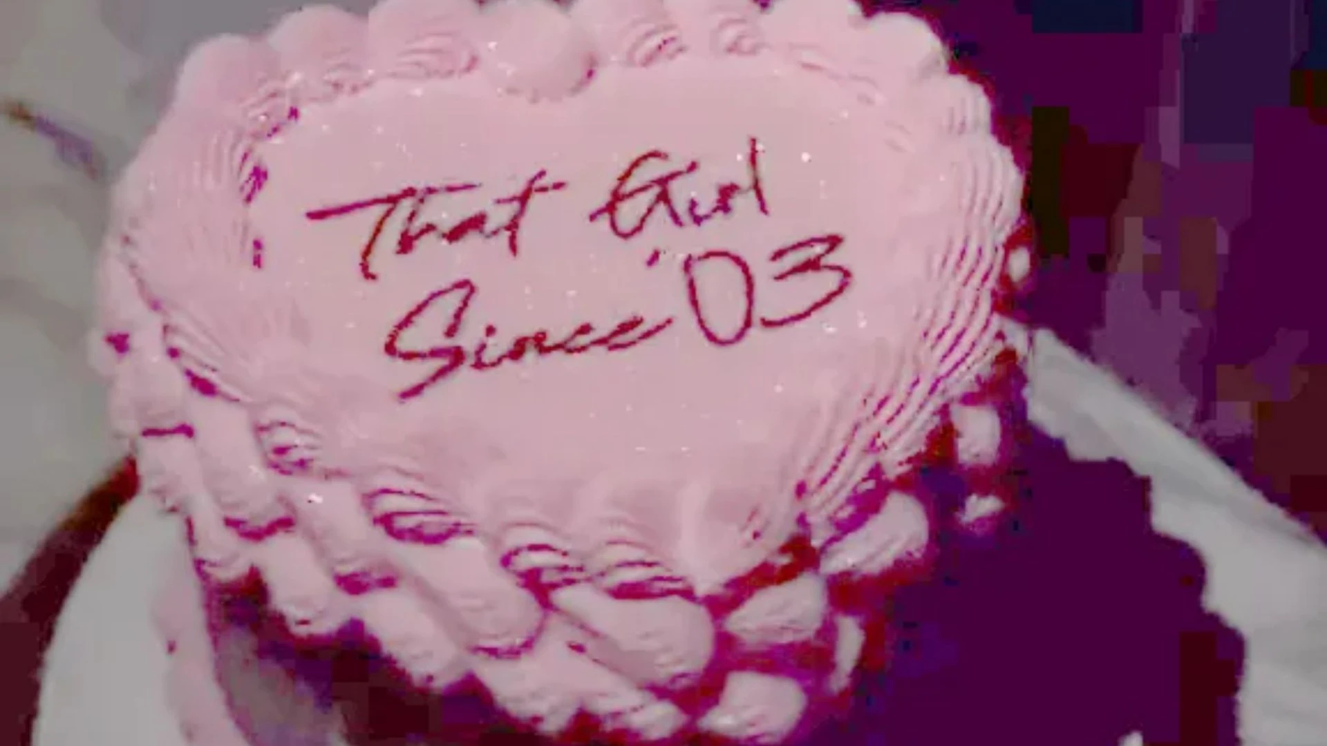 Woman forked out for posh cake for 21st - what arrived looked like vomit