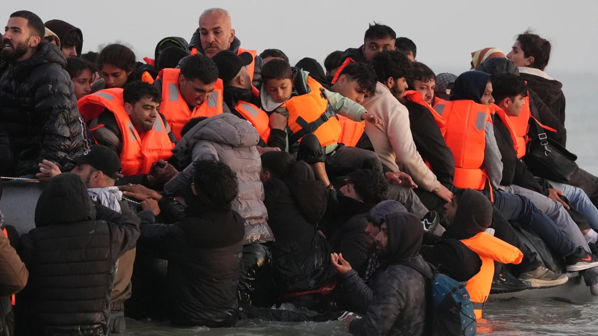 Greedy smuggling gangs cramming more migrants into small boats