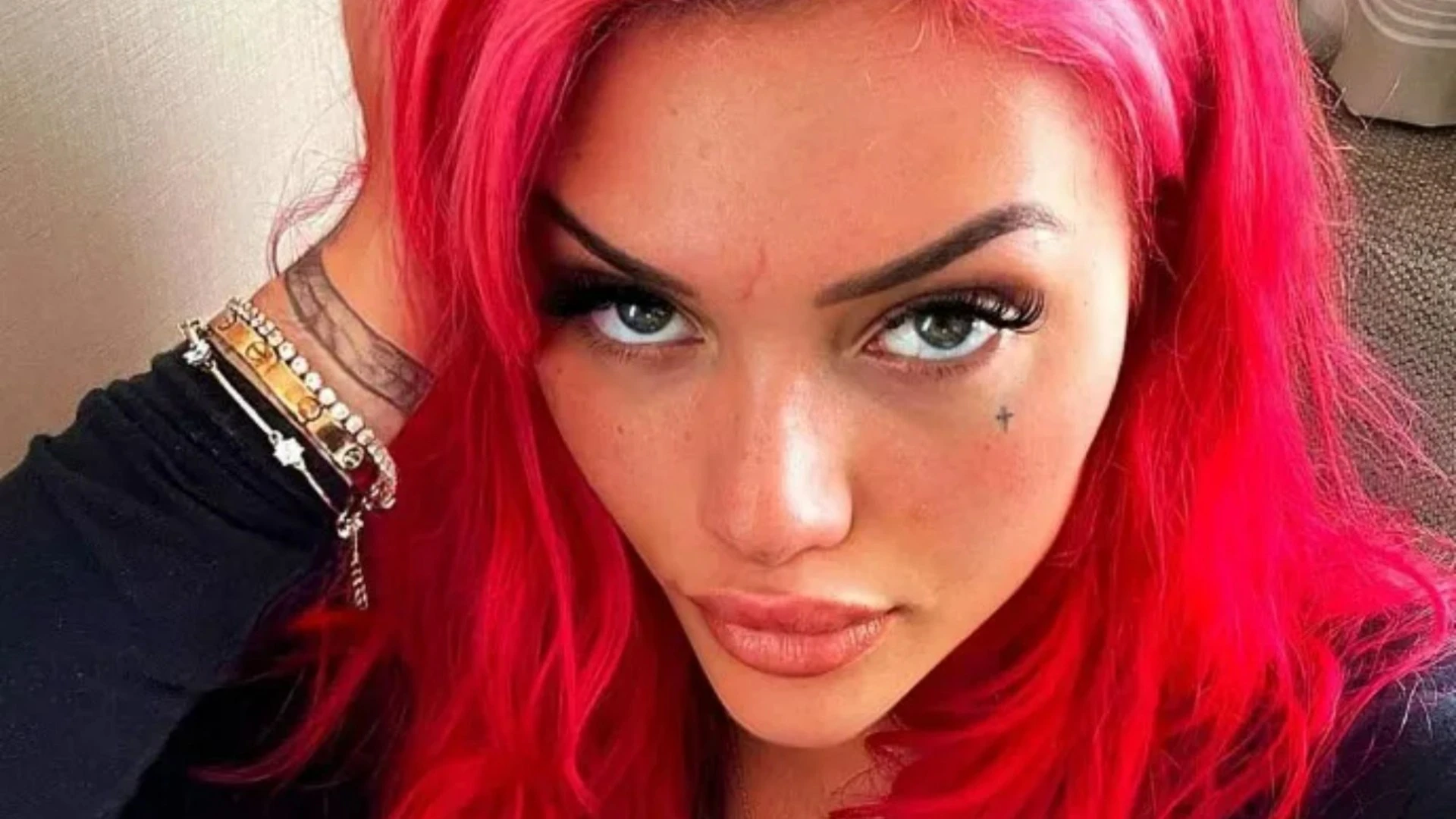 OnlyFans model called 'Little Red Head' brawled with mum & daughter in club loos