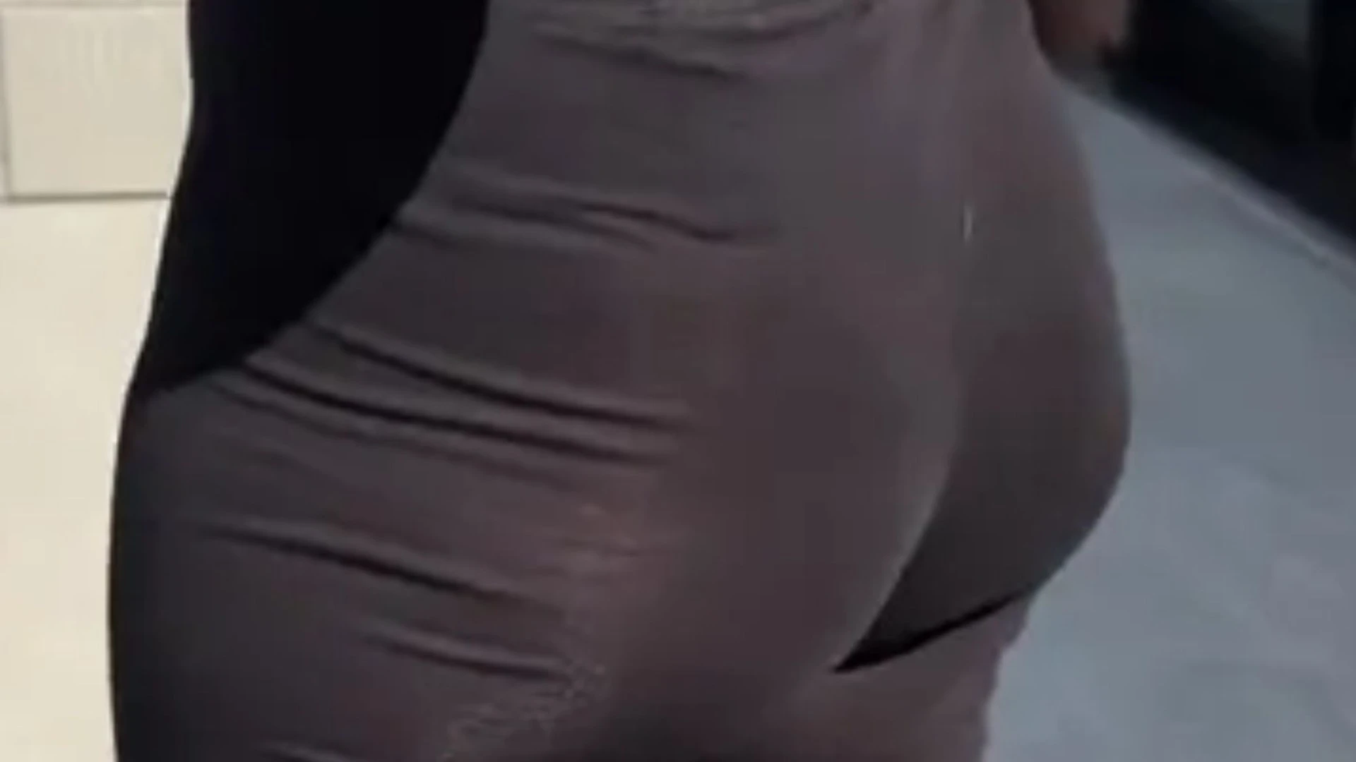 Bloke insults size 8 girlfriend's 'saggy butt' on TikTok & people are horrified