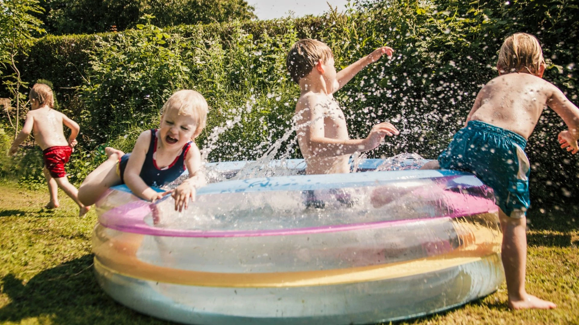 Urgent safety warnings to mums using paddling pools in hot May weather