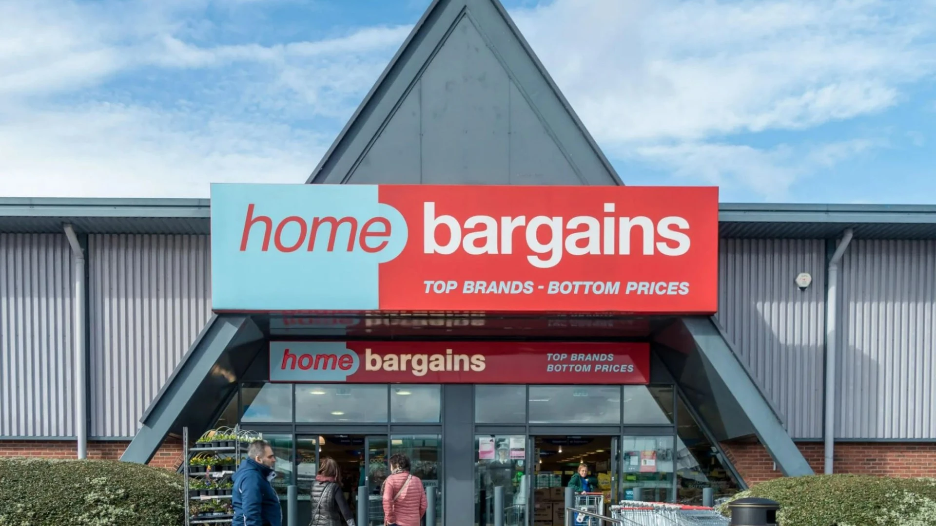 Parents run to Home Bargains for £12.99 family paddling pool that’s got SEATS