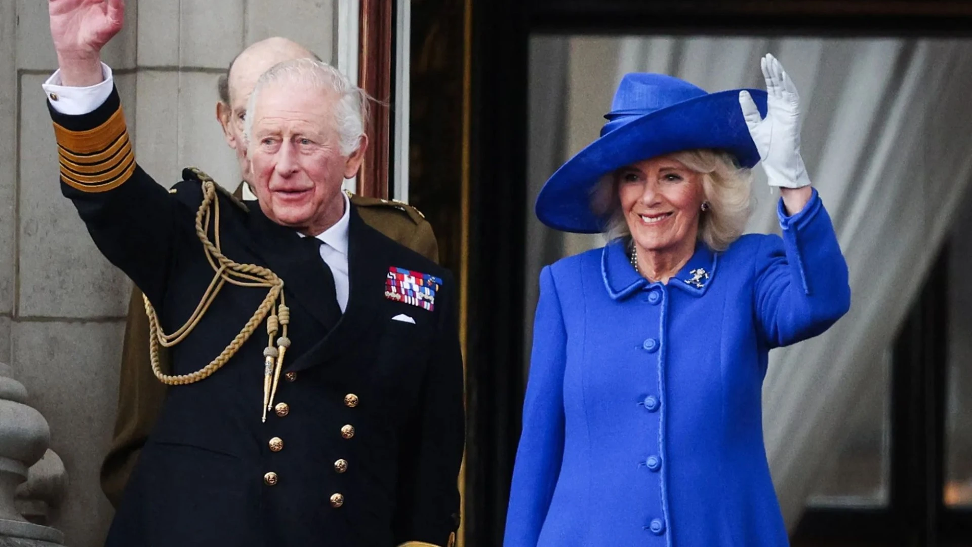 Charles & Kate showed raw emotion in poignant balcony appearance, expert says 