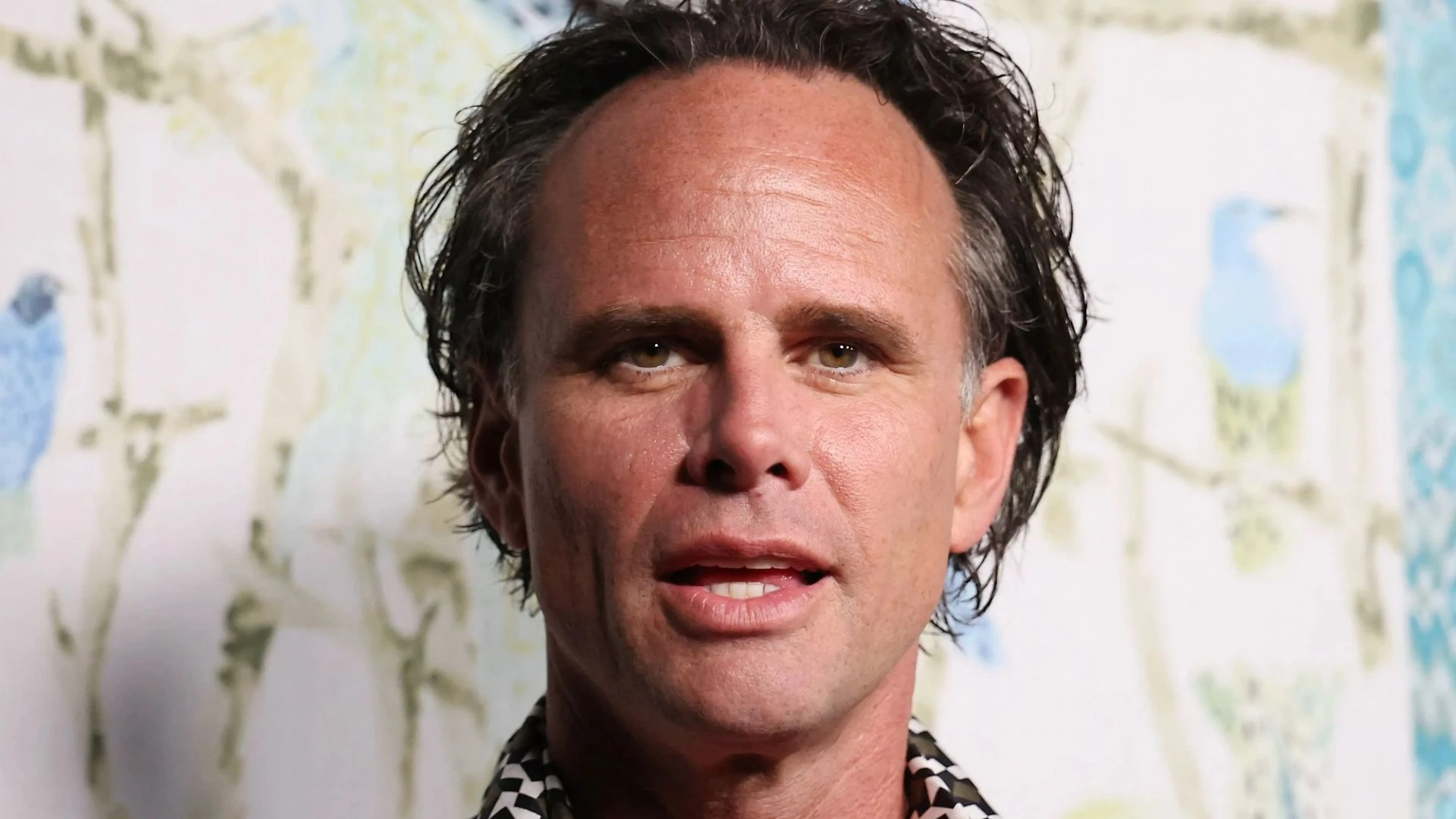White Lotus' Walton Goggins shuts down Aimee Lou Wood interview questions amid 'feud'