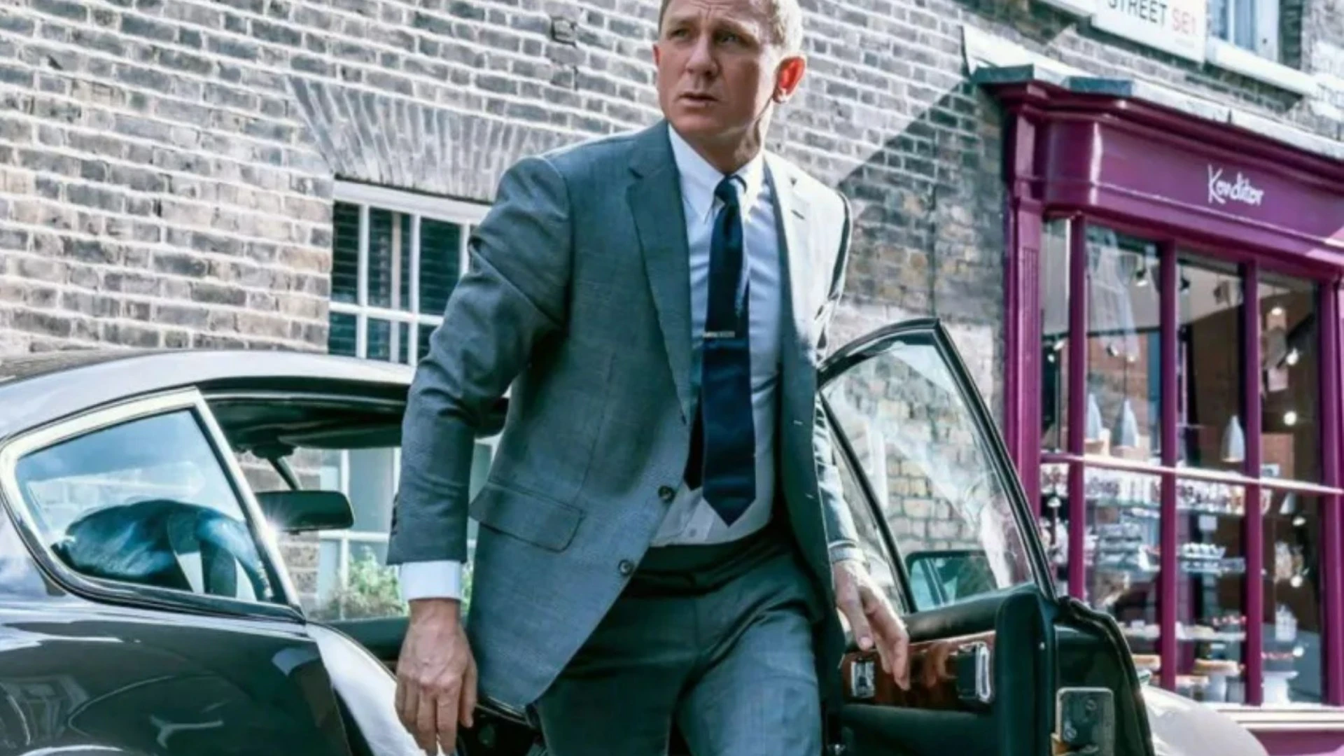 Brit star takes lead in race to be James Bond as bets are placed after ‘clue’