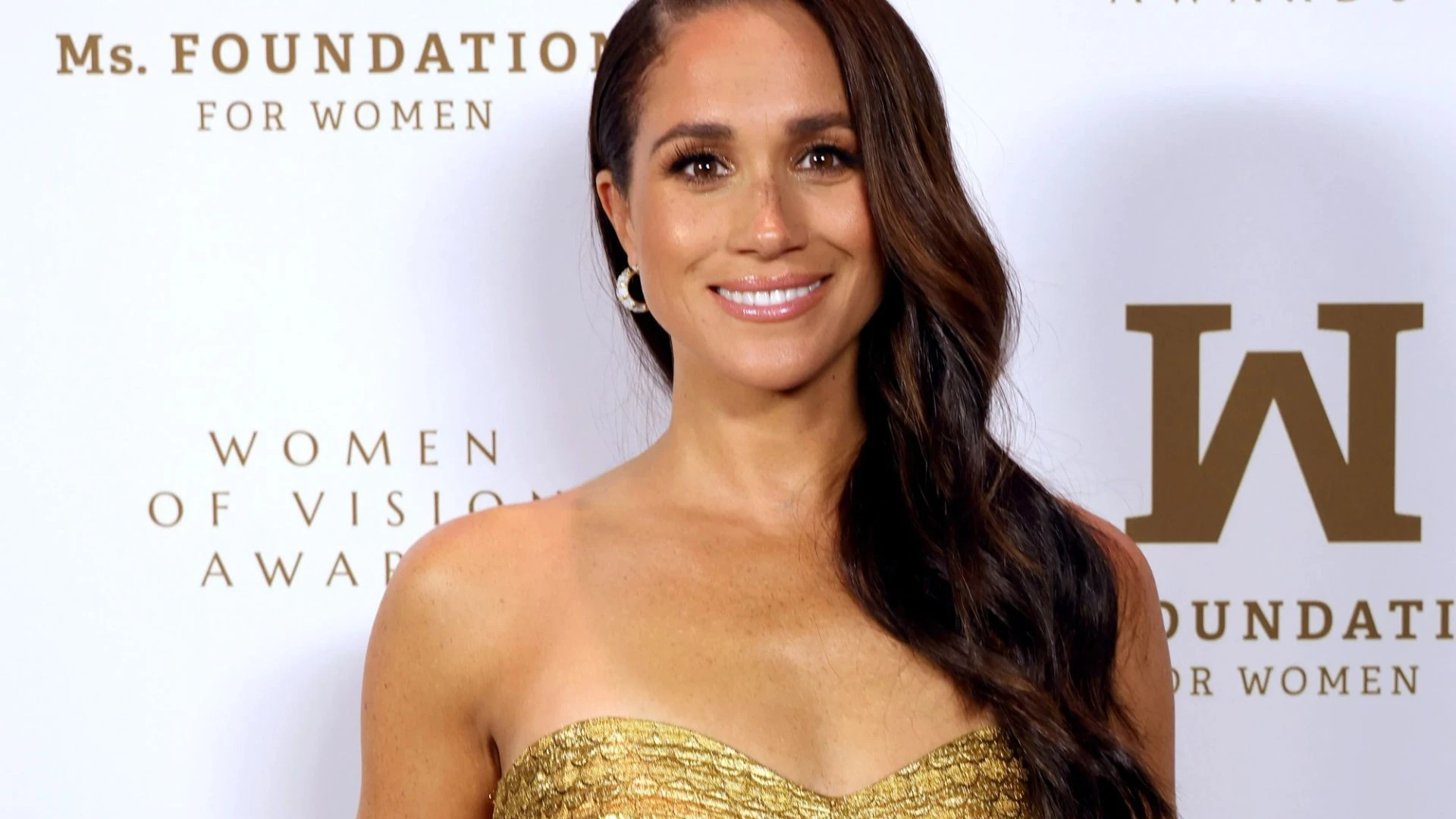 The secret note Meghan left cabin crew on a napkin during commercial flight