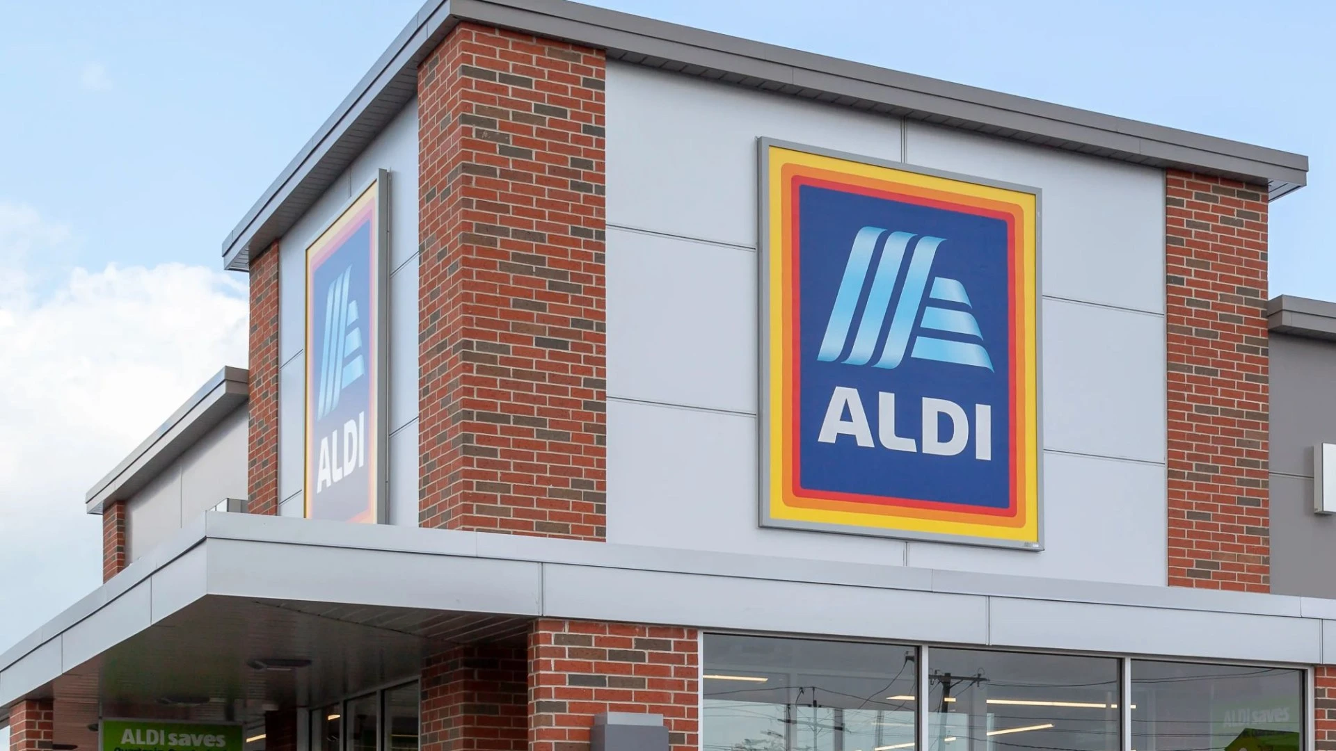 Shoppers race to Aldi to bag a summer gardening essential for a bargain price