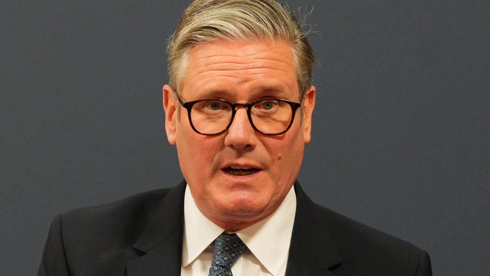 Fears PM will allow EU migrants to bring FAMILIES into UK after Brexit betrayal