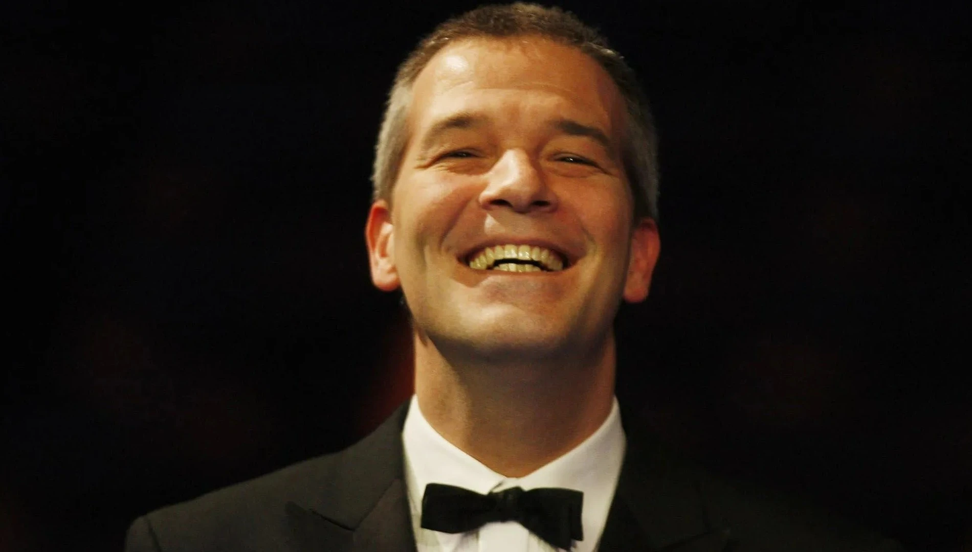 Snooker legend retires with emotional statement after health battle