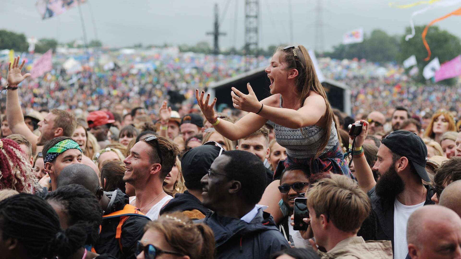 Glastonbury fans ‘work out’ iconic nineties indie star is returning