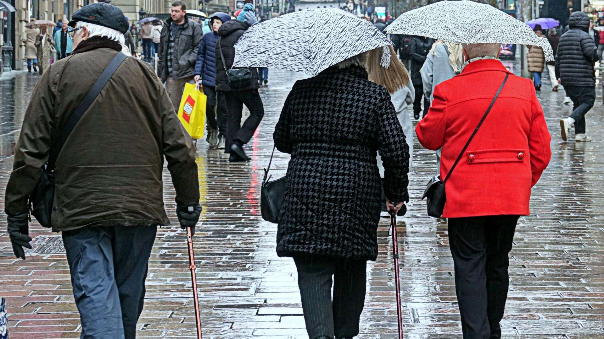 Map reveals where 70mph winds and 12 HOURS of rain to hit tomorrow