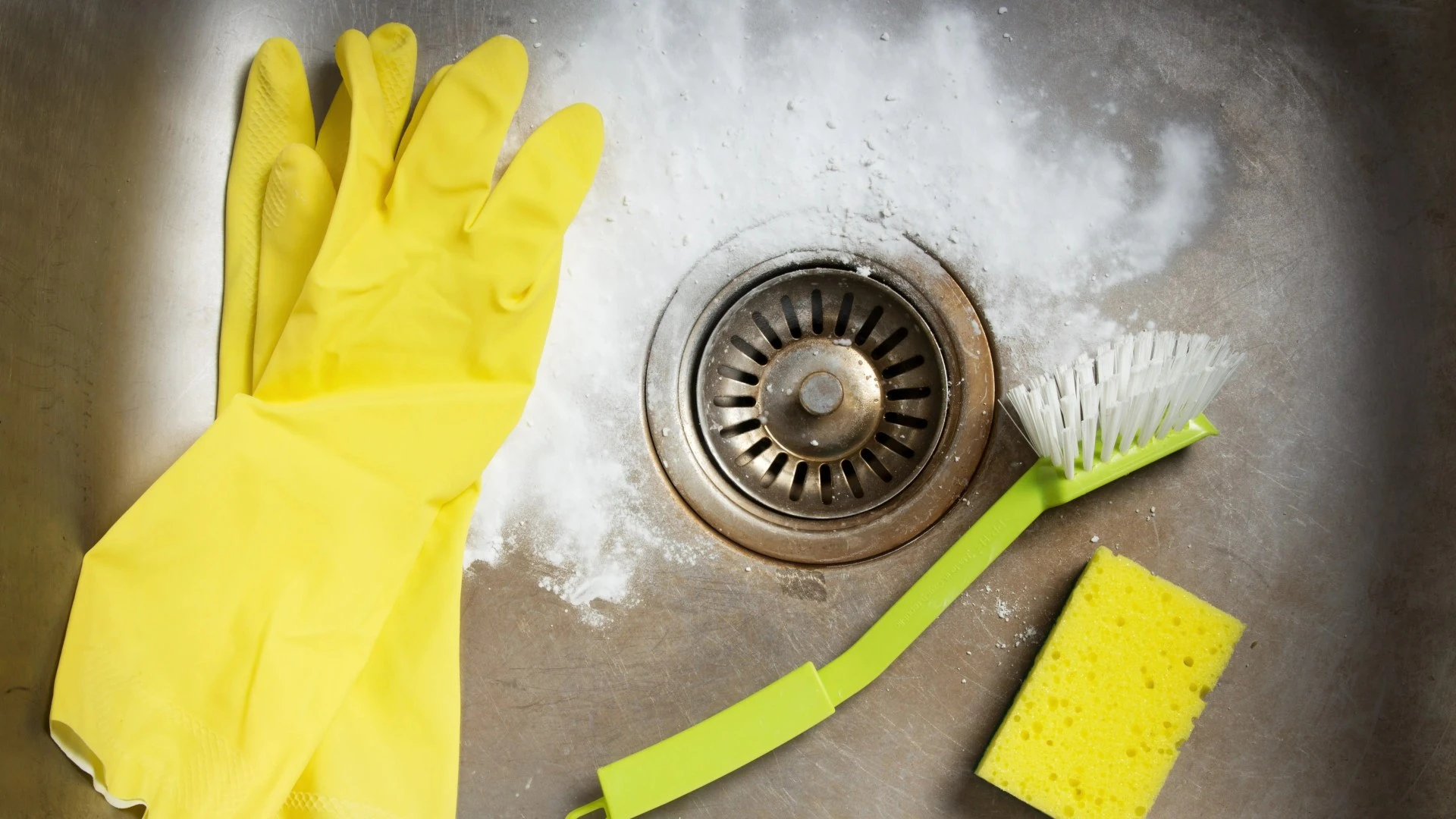 Simple 35p hack instantly banishes smelly drains & you have it in your kitchen