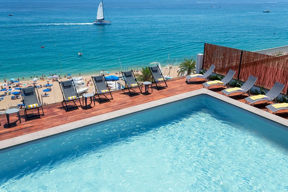 Top travel company launches £400 off holiday sale with £189pp deals