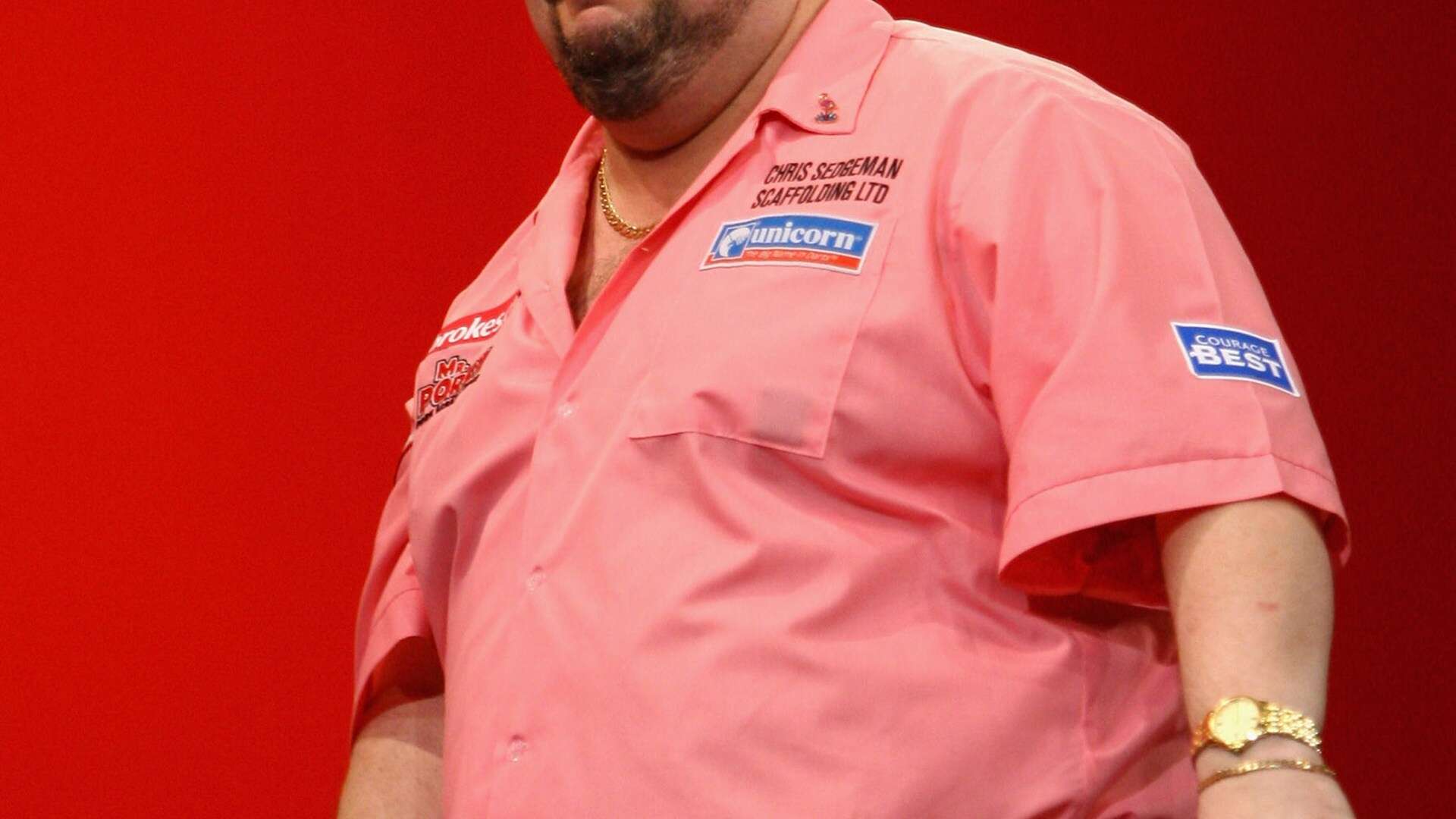 'He doesn't give a...' - Darts ace hits out at boss over playing conditions