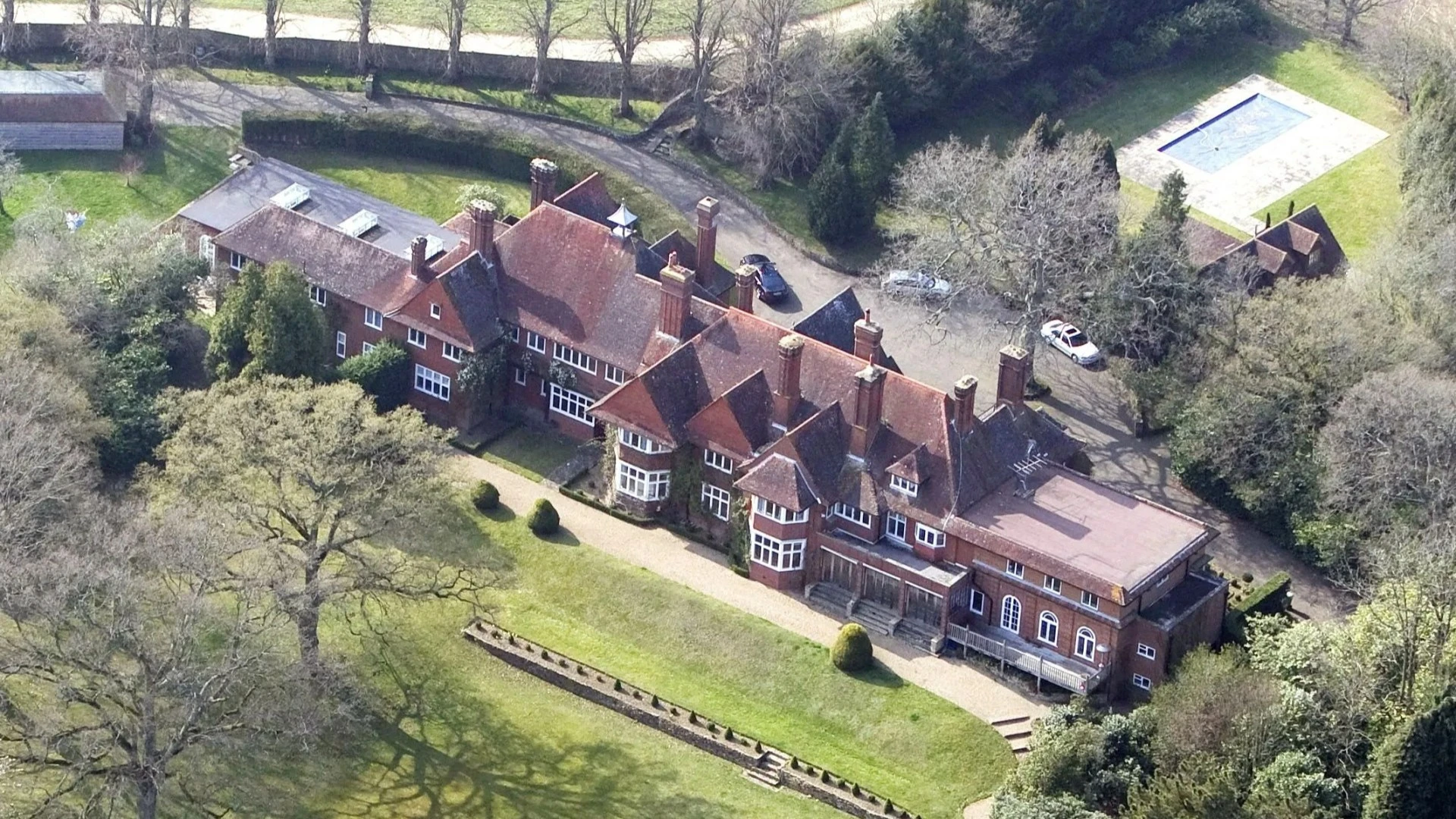 A-list mega star called my house HAUNTED & now it's unsellable...I've lost £6m