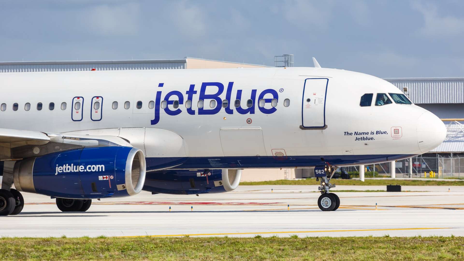 Two people found dead in compartment of passenger plane heading to Florida