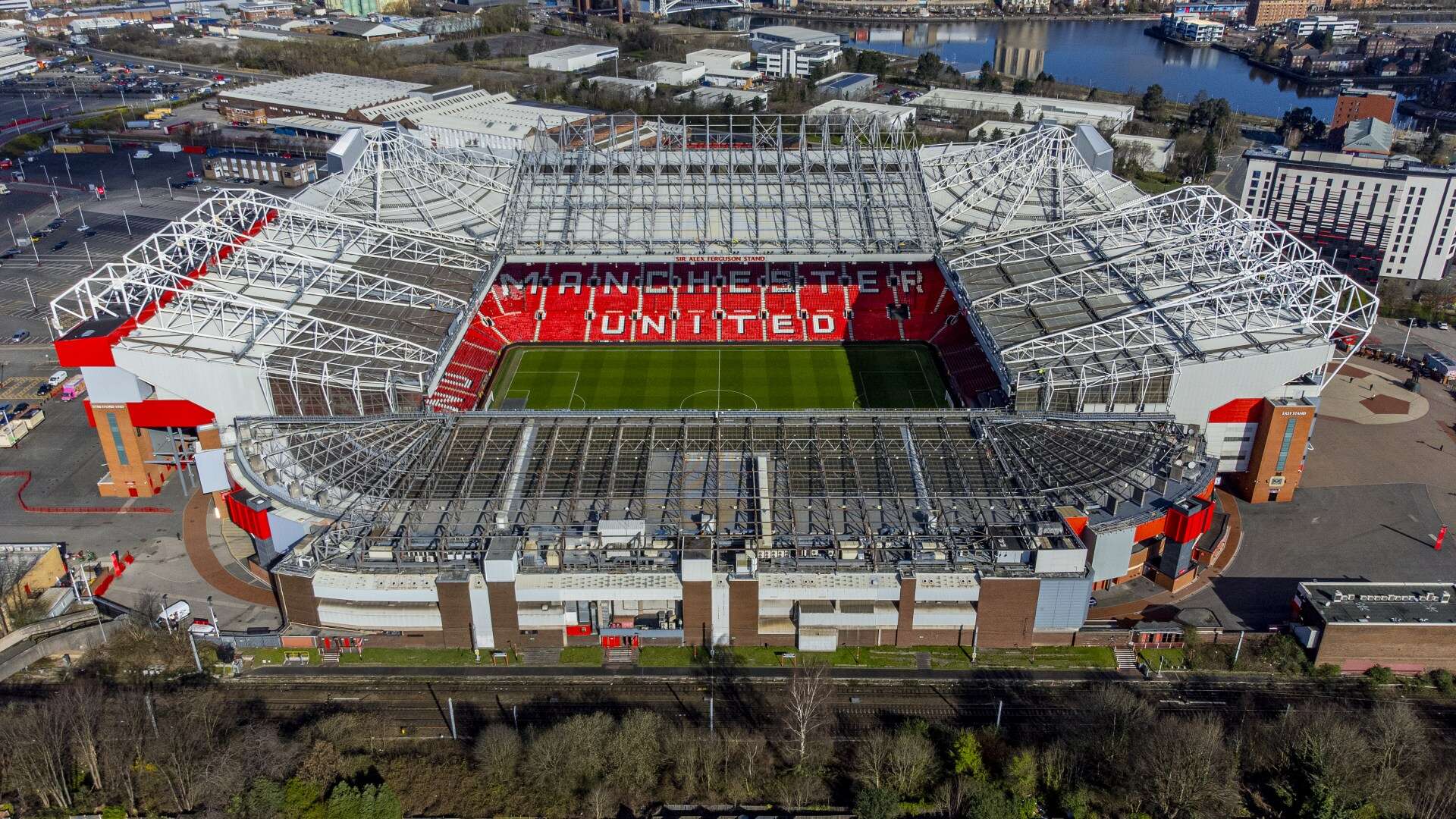 Butlin's troll Utd over £2bn stadium as fans spot eerie similarity to resort