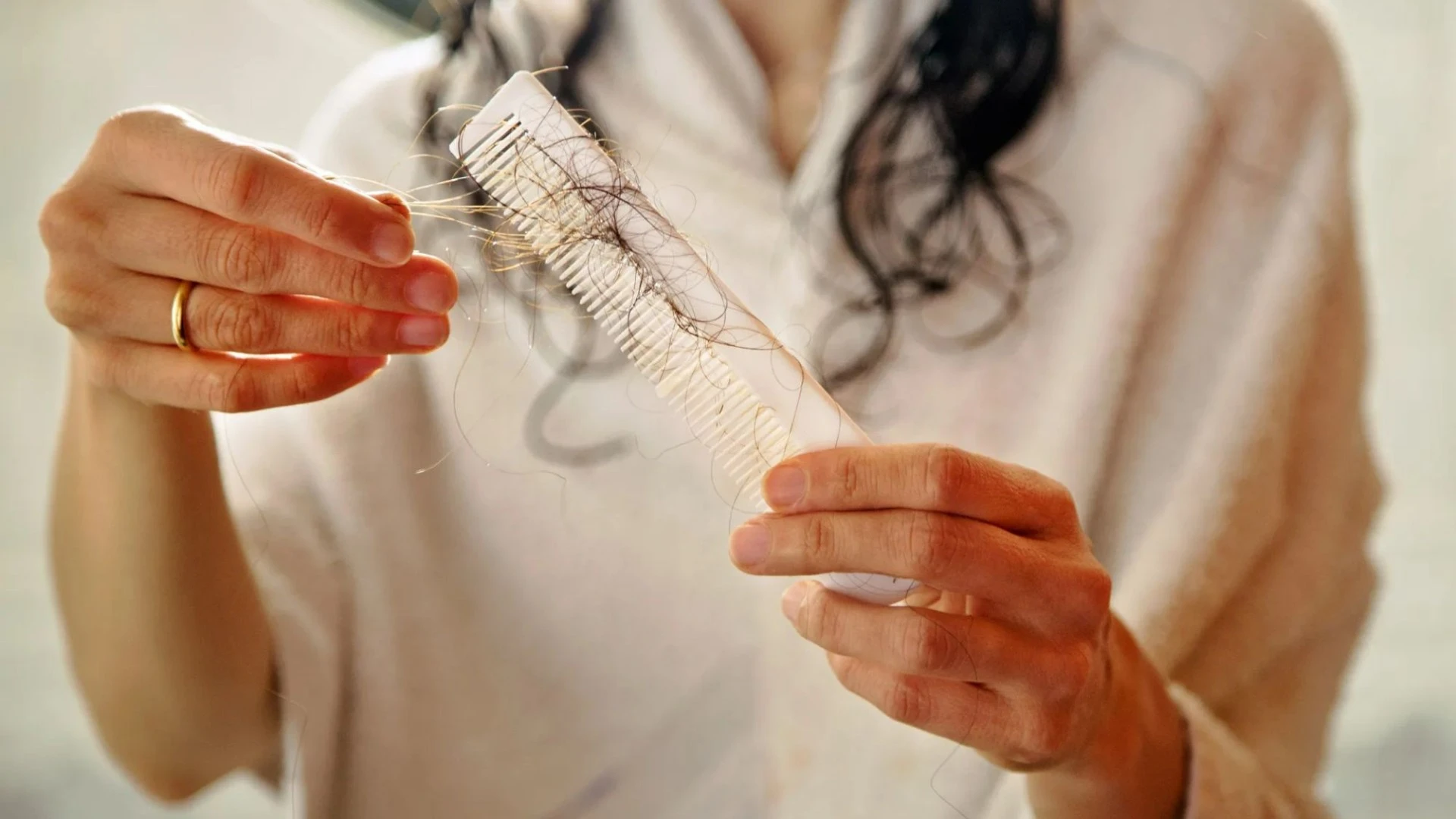 Doctor reveals why a RED ONION is the key to combating hair loss & dandruff