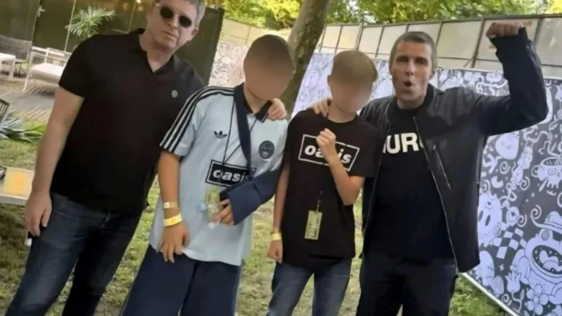 Oasis fans go wild at first backstage pic of Noel and Liam Gallagher TOGETHER