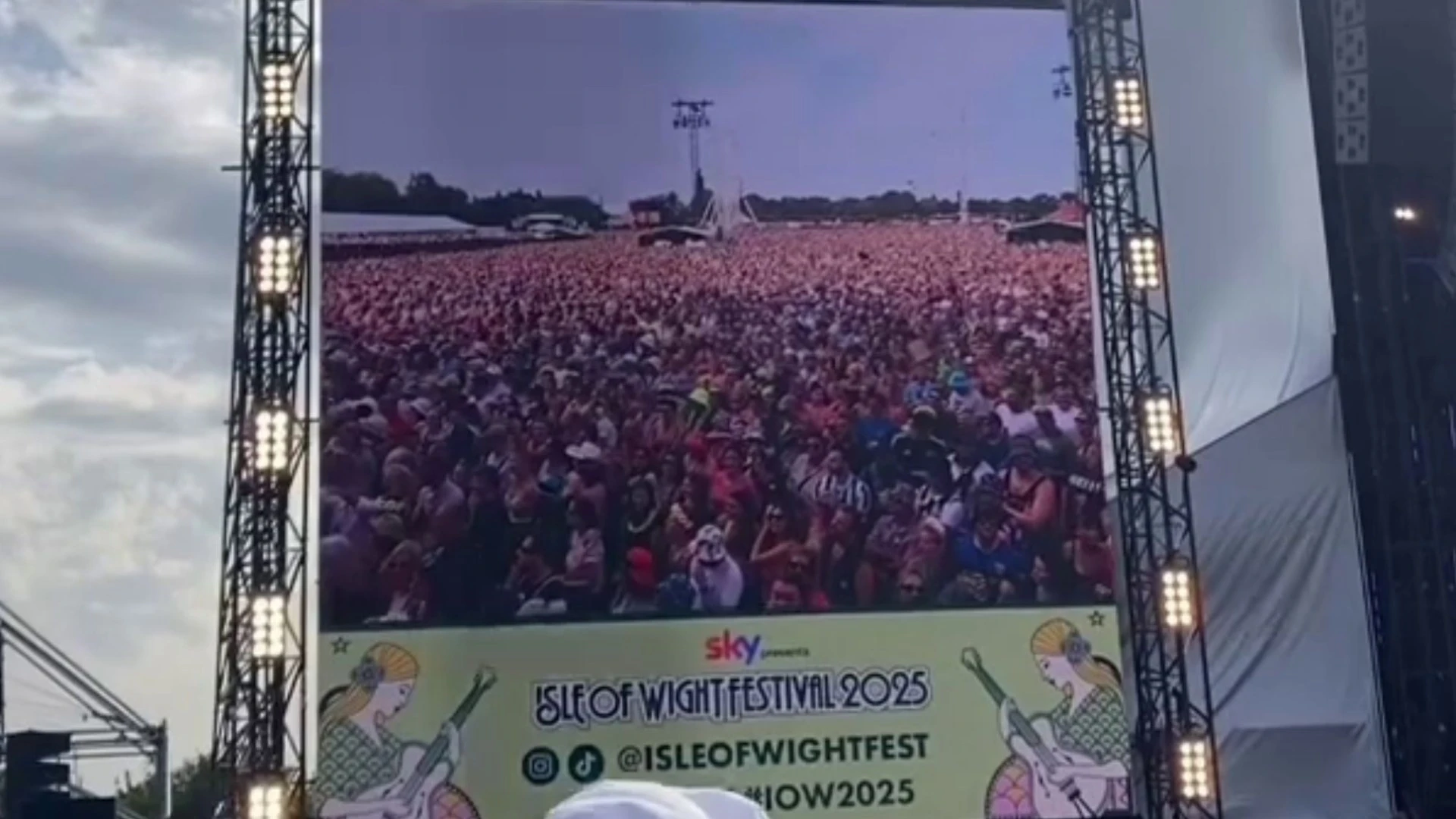 Watch moment pop star slams festival crowd as he launches into sweary rant