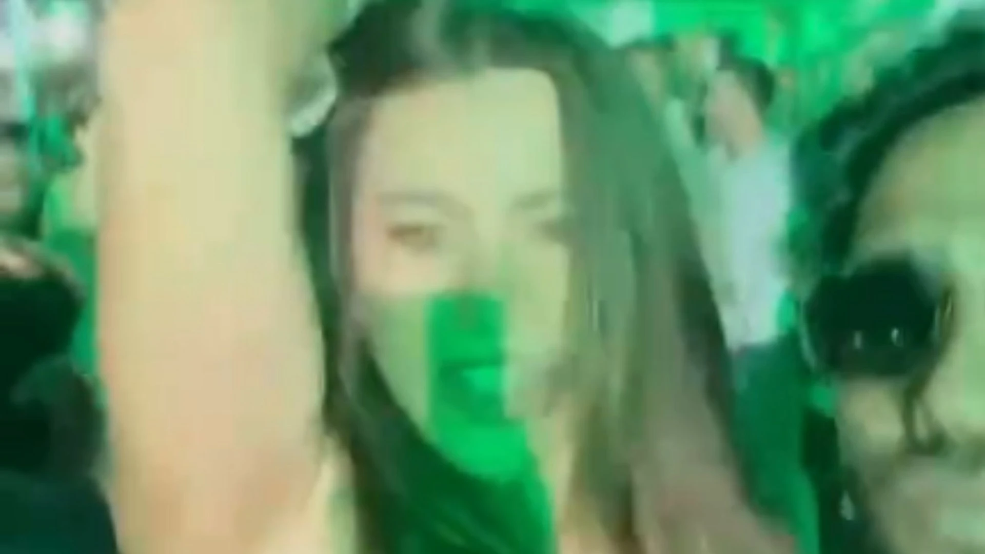 Hollywood A-lister stuns fans as she parties with them at Ibiza club