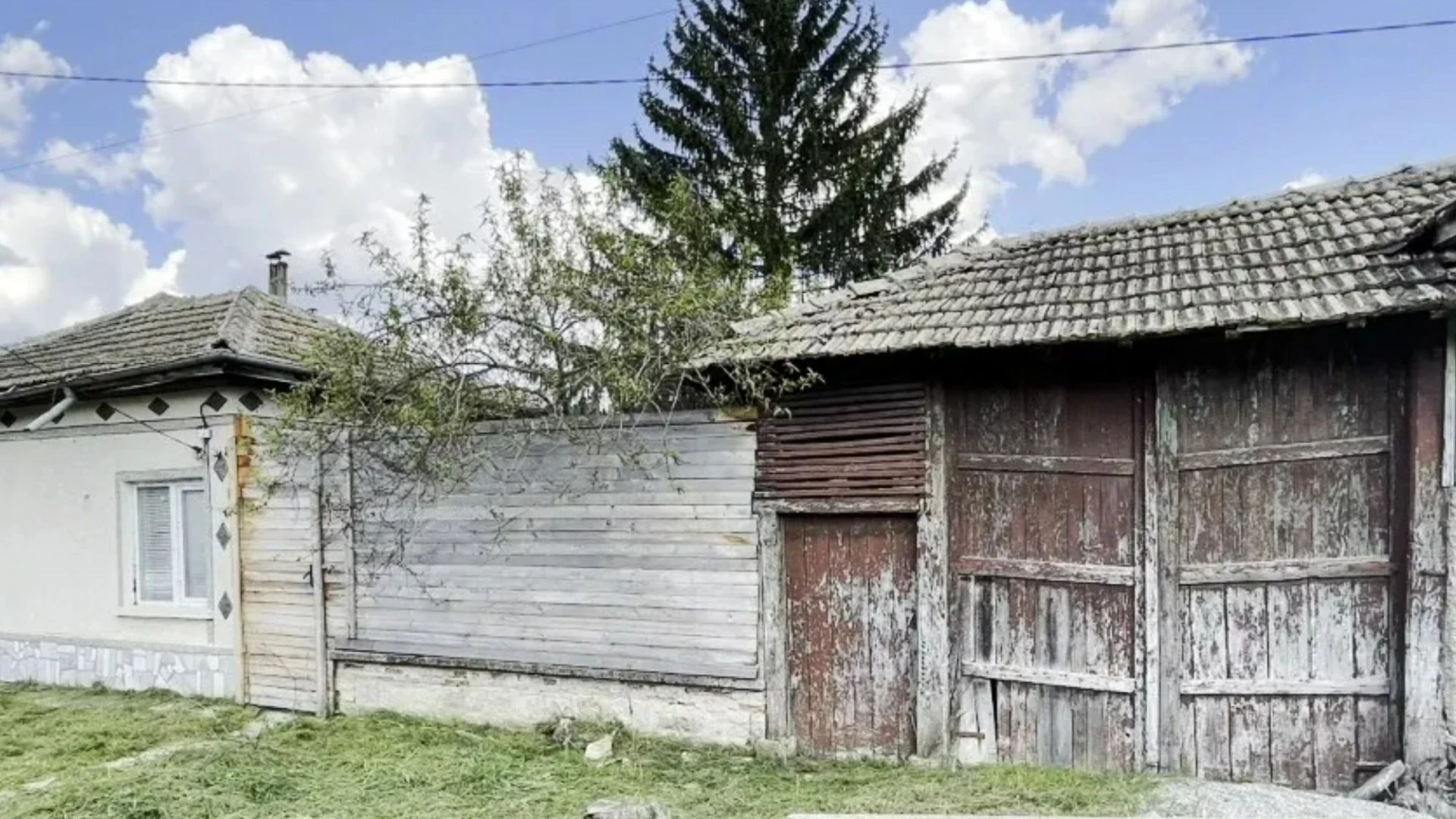 I'm a Brit who got a house in Bulgaria for £8k, but trolls say it looks 'rough'