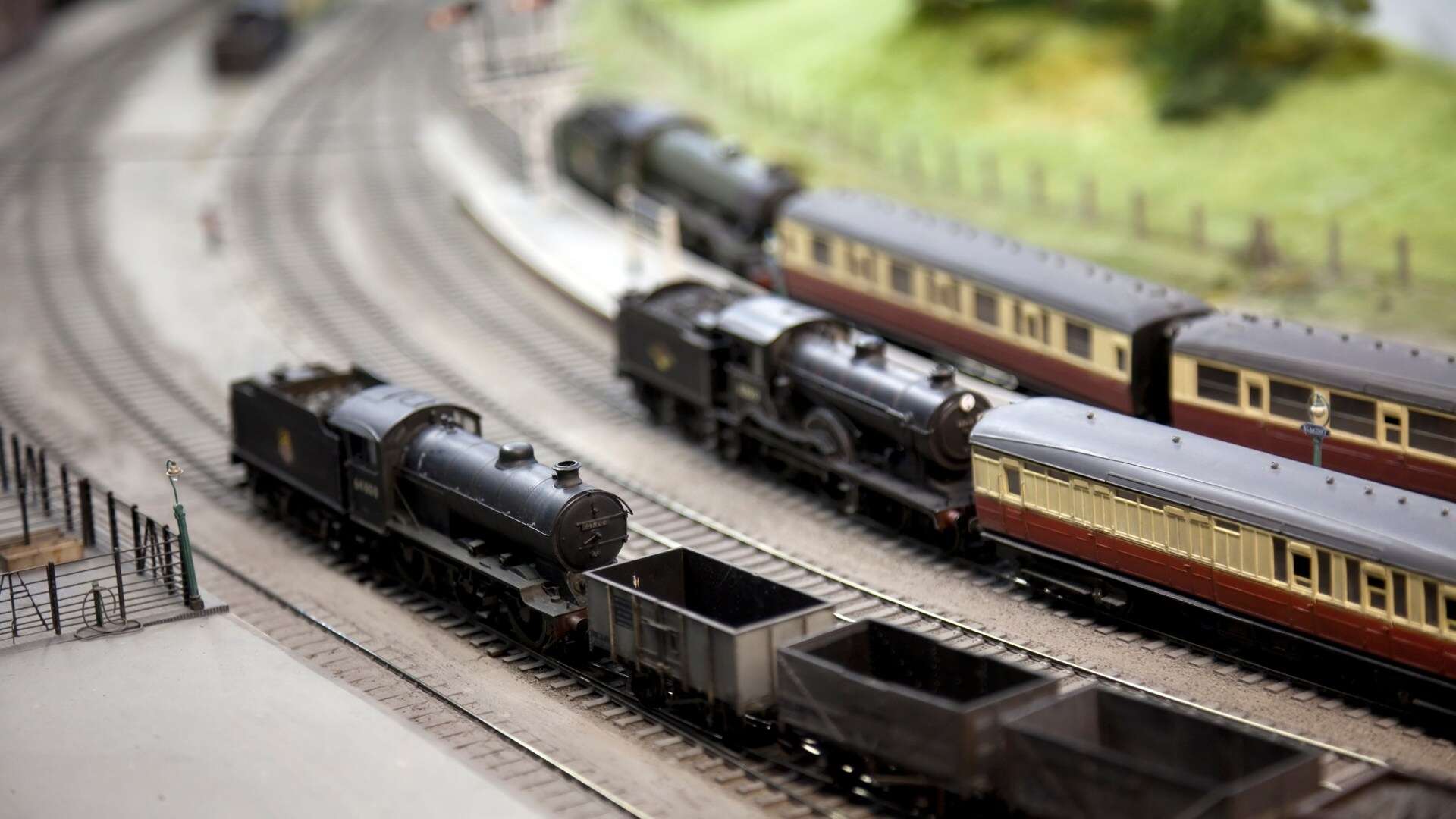 Model railway fans furious after Hornby releases train costing £550