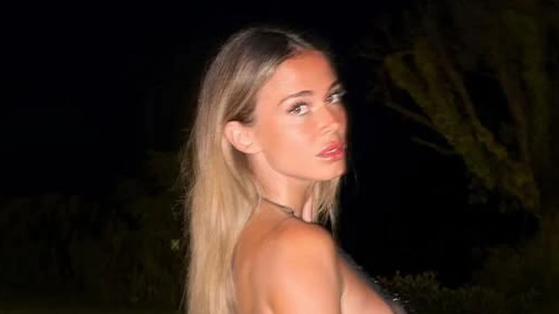 Diletta Leotta shows off major sideboob in very daring outfit