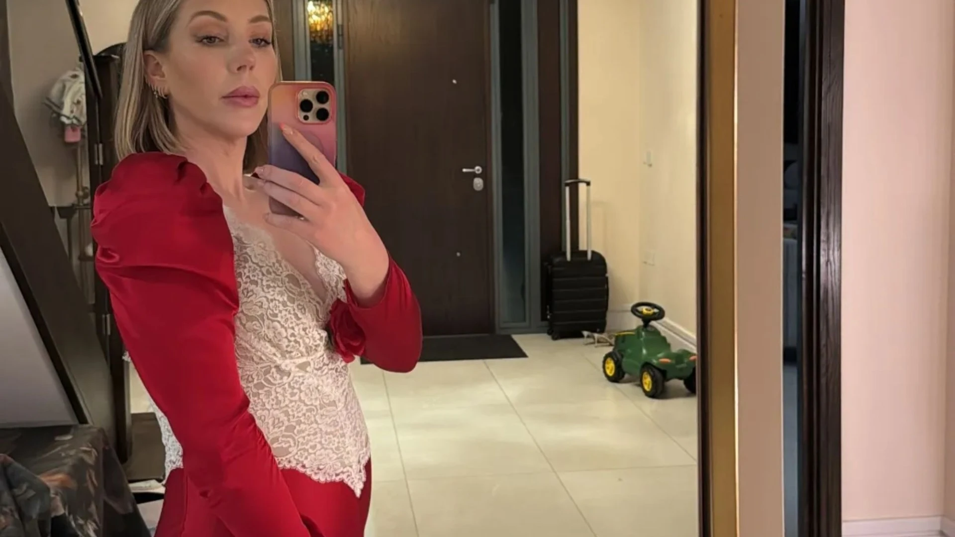 Katherine Ryan debuts baby bump after it's revealed she's pregnant