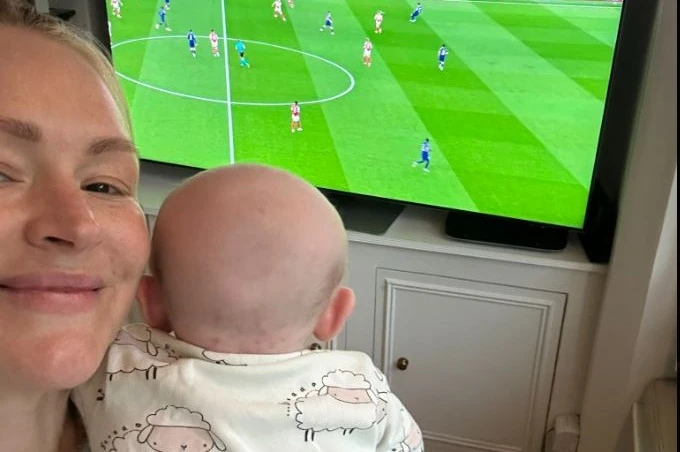 Laura Woods announces shock TV return as she watches Arsenal vs PSG with baby