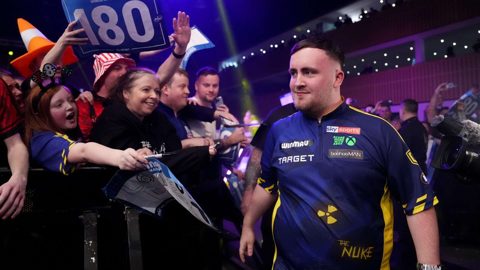 Glasgow latest as Littler faces Cross and Van Gerwen takes on Bunting