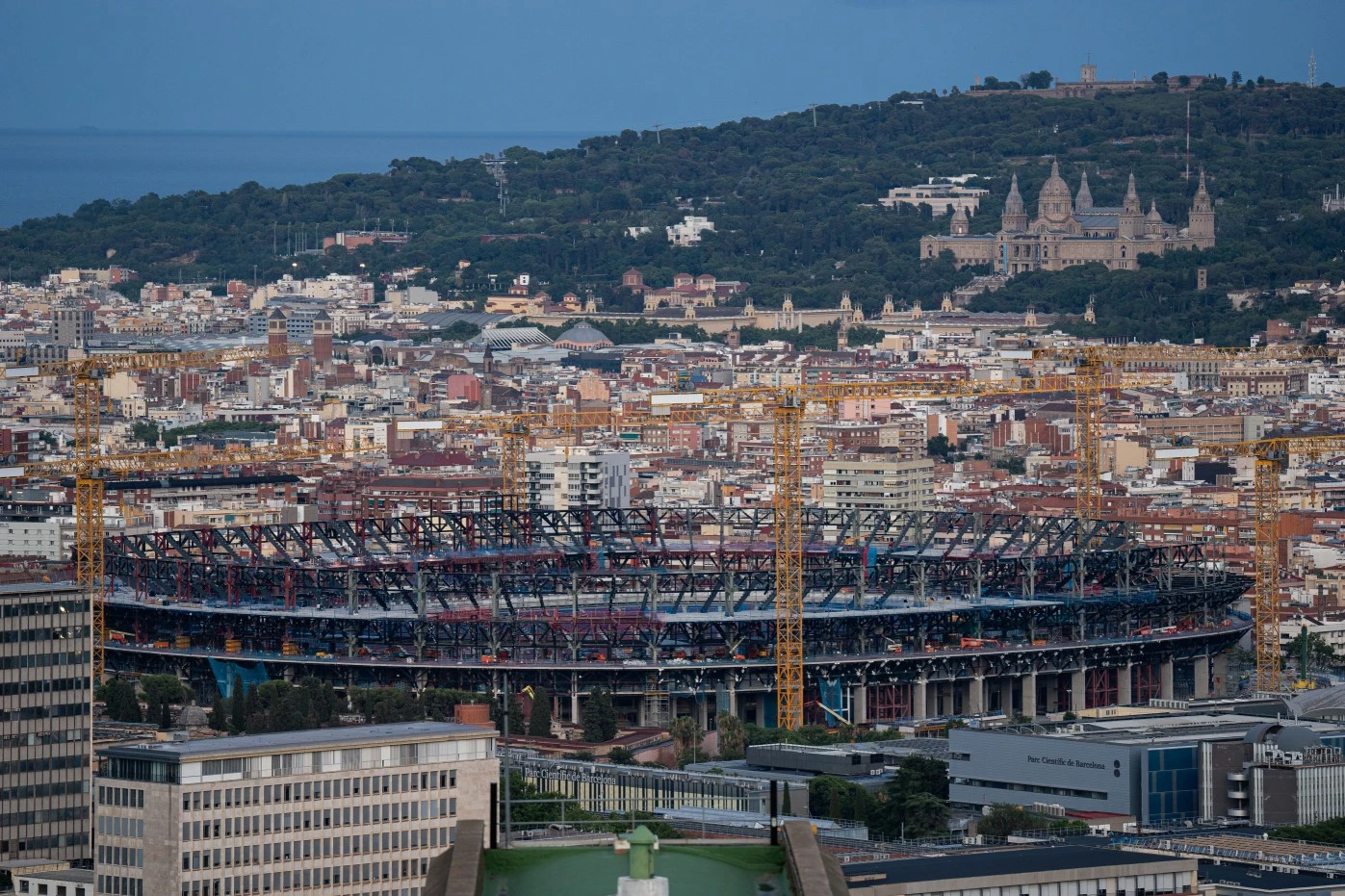 Barcelona receive worrying stadium update as new issue will further delay return