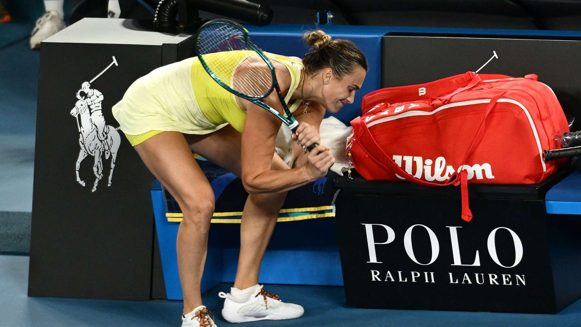 Tennis star mangles racquet in fit of rage during Australian Open final