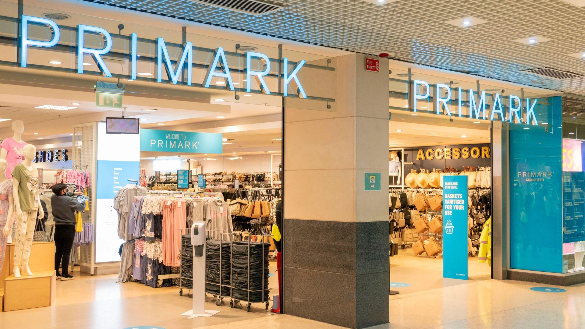 ‘90s are back’ Primark shoppers cry as they run to bag ‘unreal’ £10 summer top