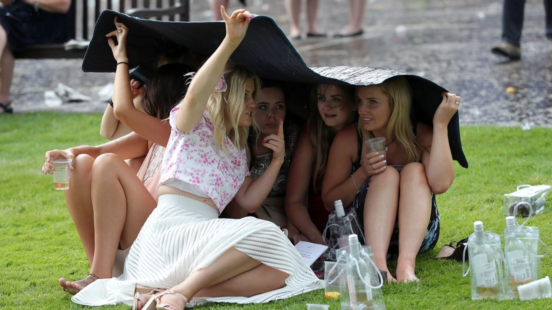 Yellow weather warning with thunderstorms and hail set to smash Epsom