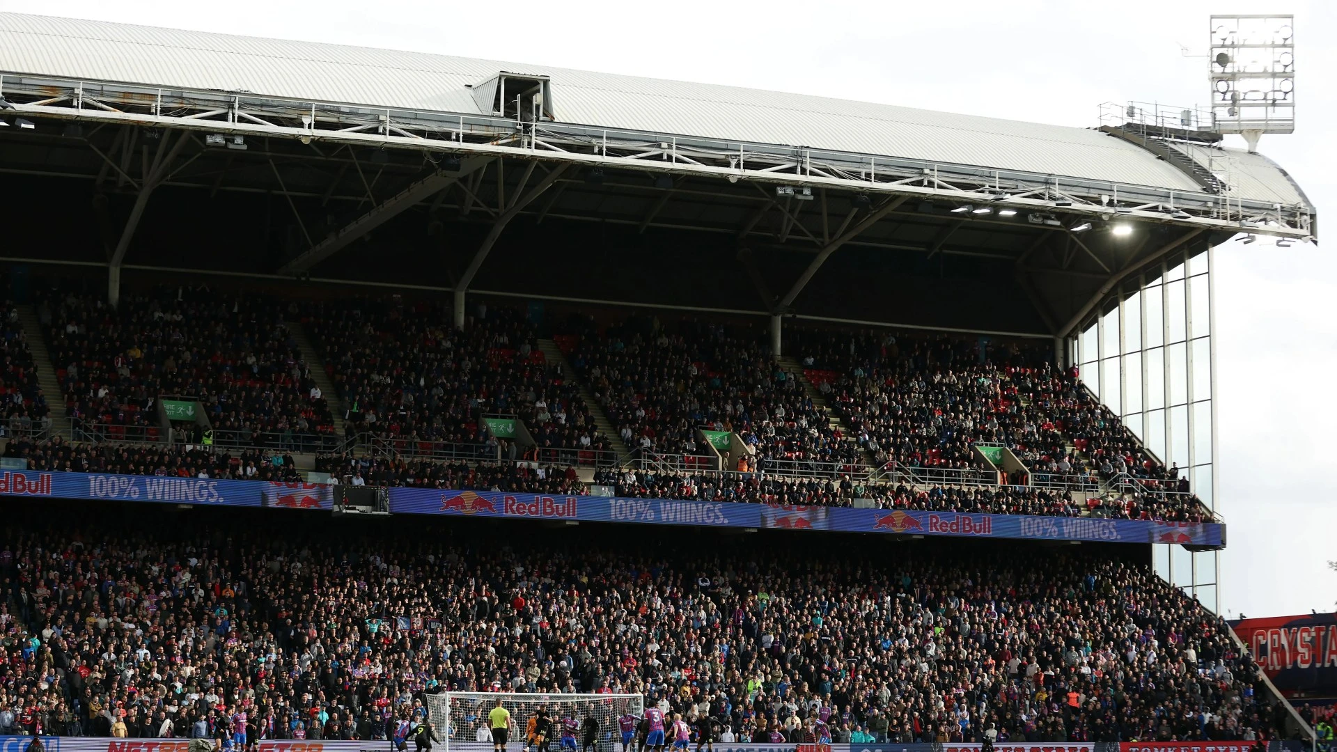 Crystal Palace make major change to their corner flags causing fan meltdown