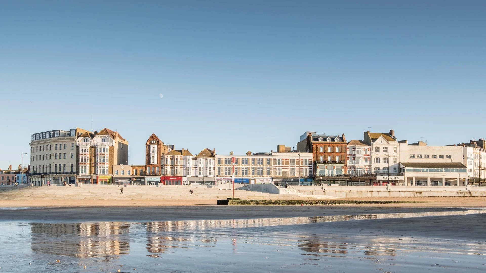 New scenic open top bus connects three of the UK’s coolest beach towns for £3