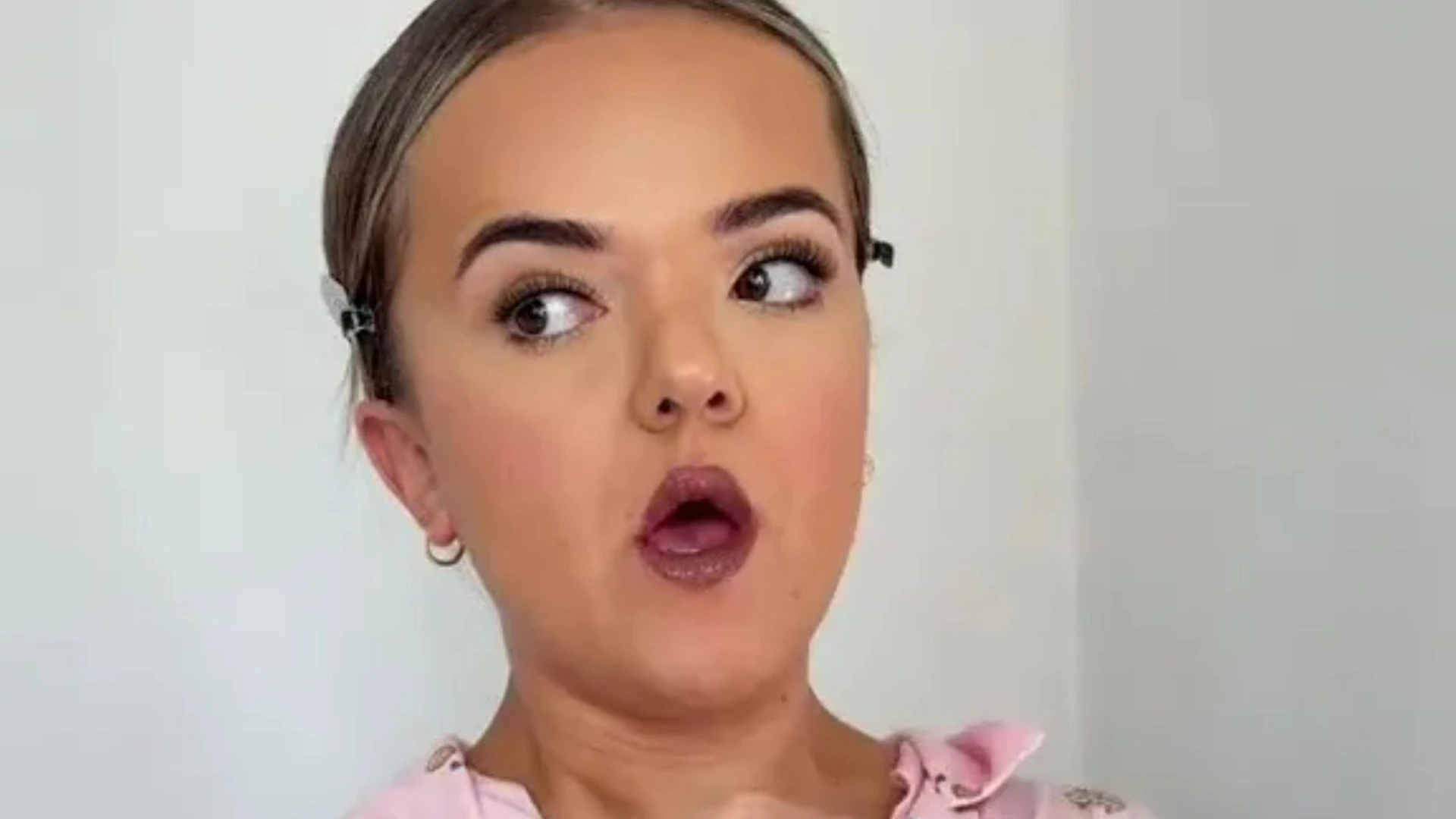 I have dwarfism & I’m sick of people treating me like a baby when I’m 26