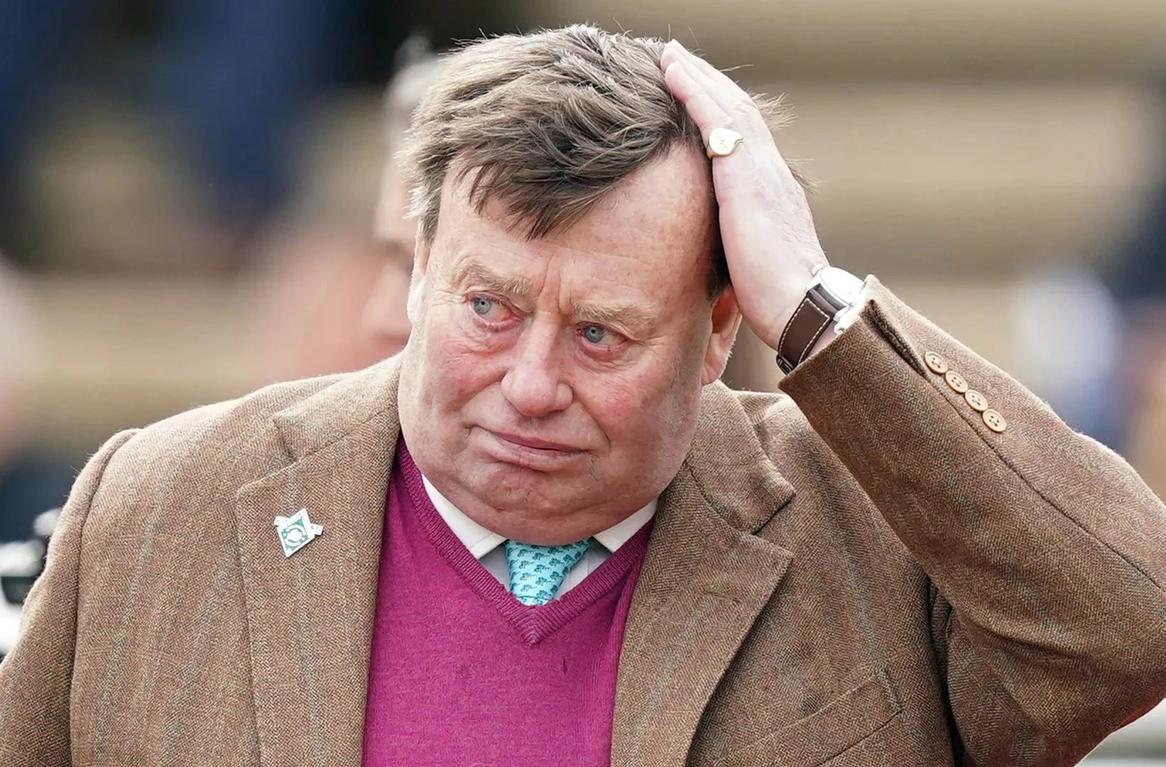 £400,000 wonderhorse leaves Nicky Henderson without ever running a race