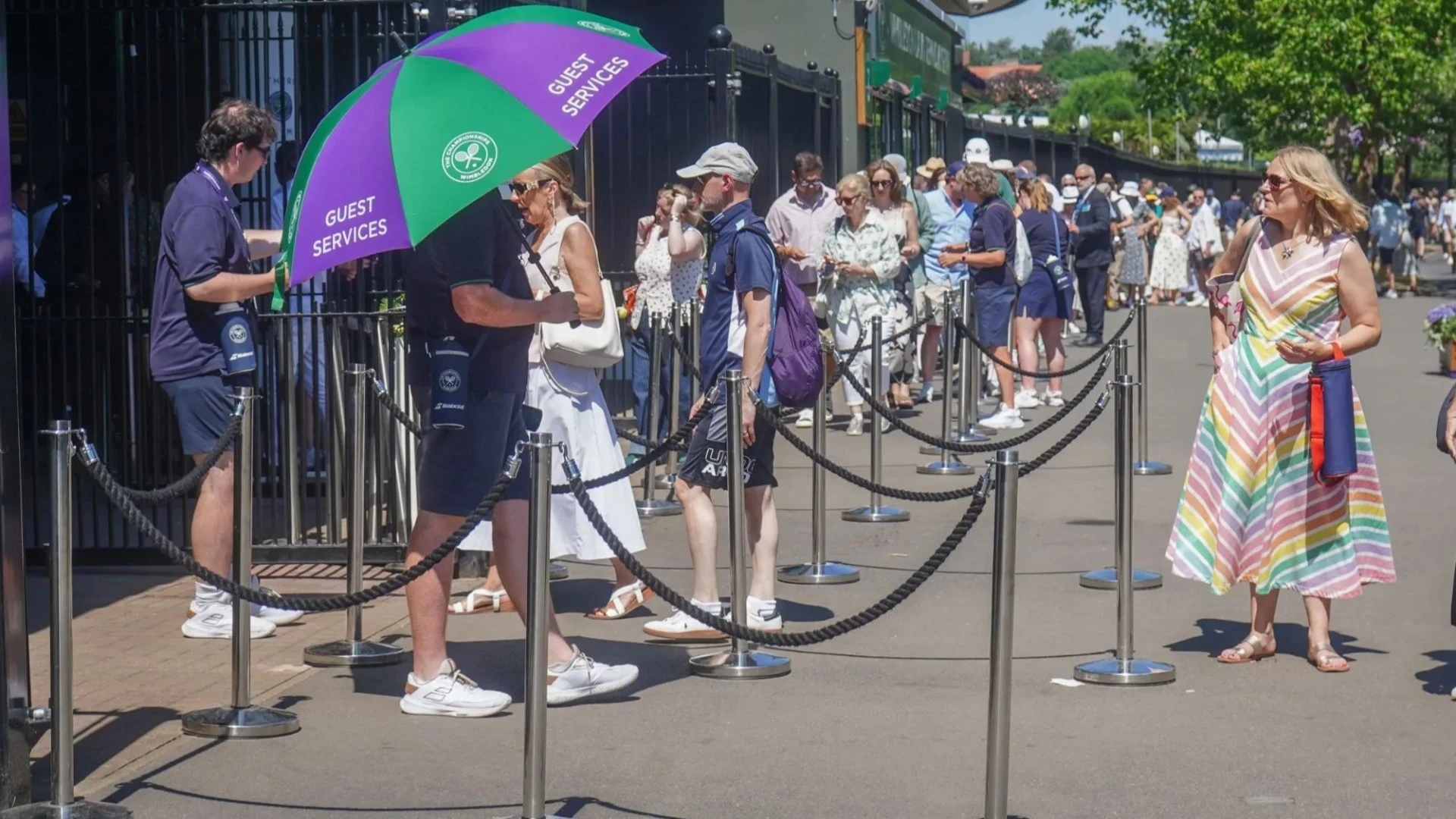 Brits to bask in 30C temps TODAY as thousands gear up for Wimbledon final