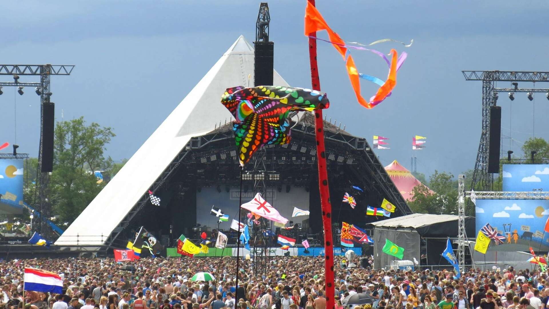 Glastonbury fans convinced huge Netflix star will perform at iconic festival